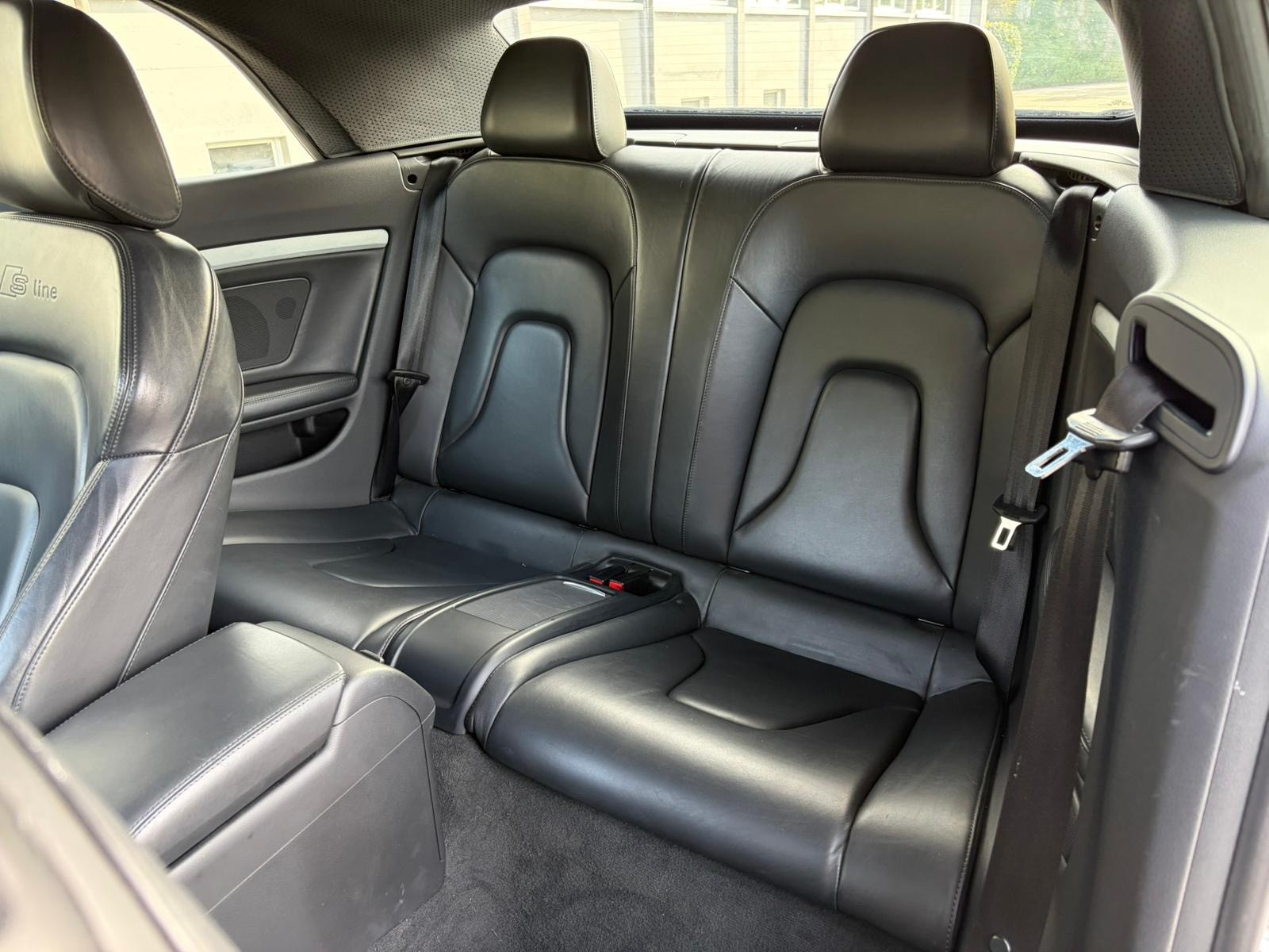 AUDI A5 Cabriolet 3.0 TDI S-Line-image-10