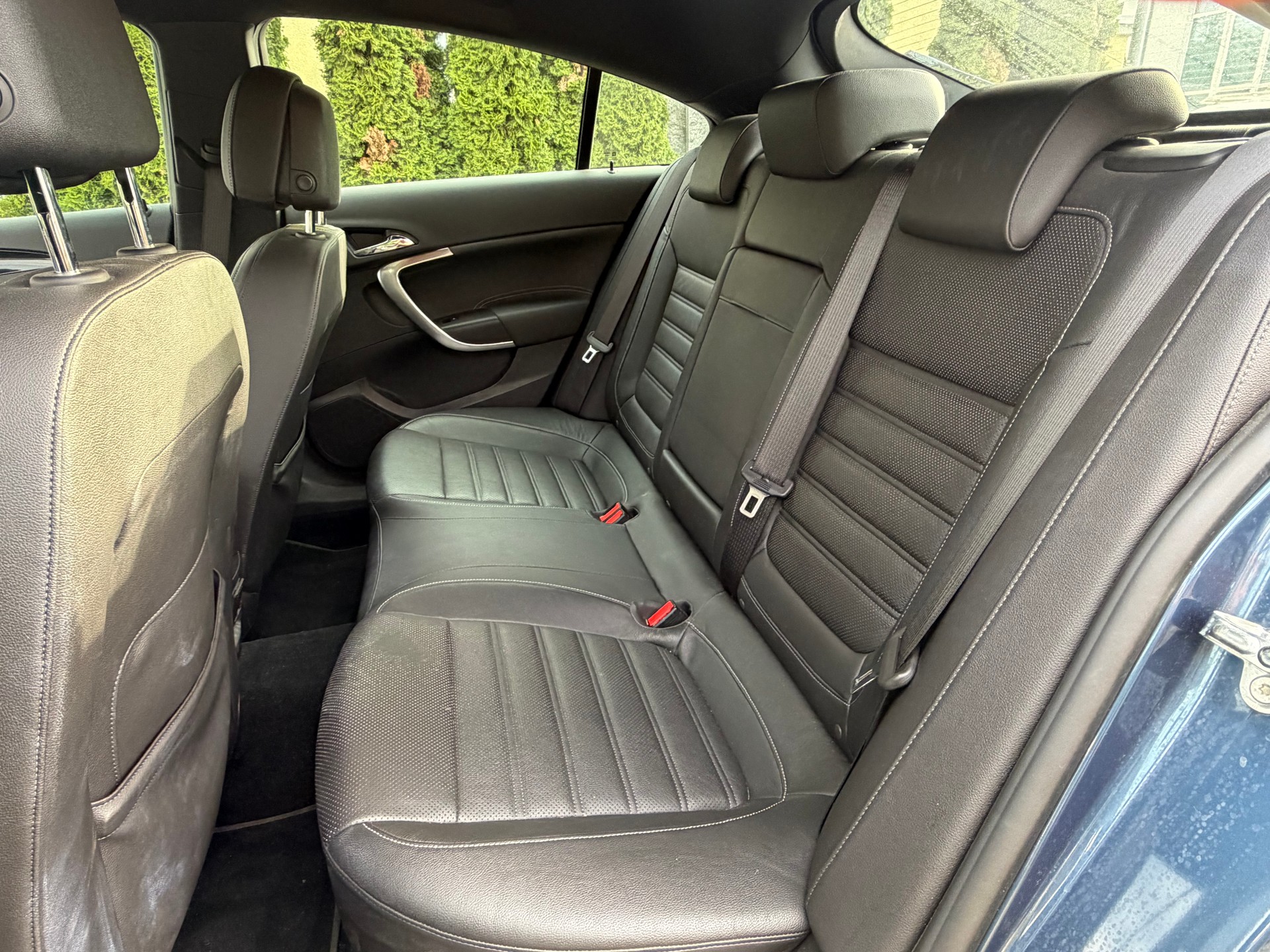 OPEL Insignia 2.0 Turbo Edition 4WD-image-9
