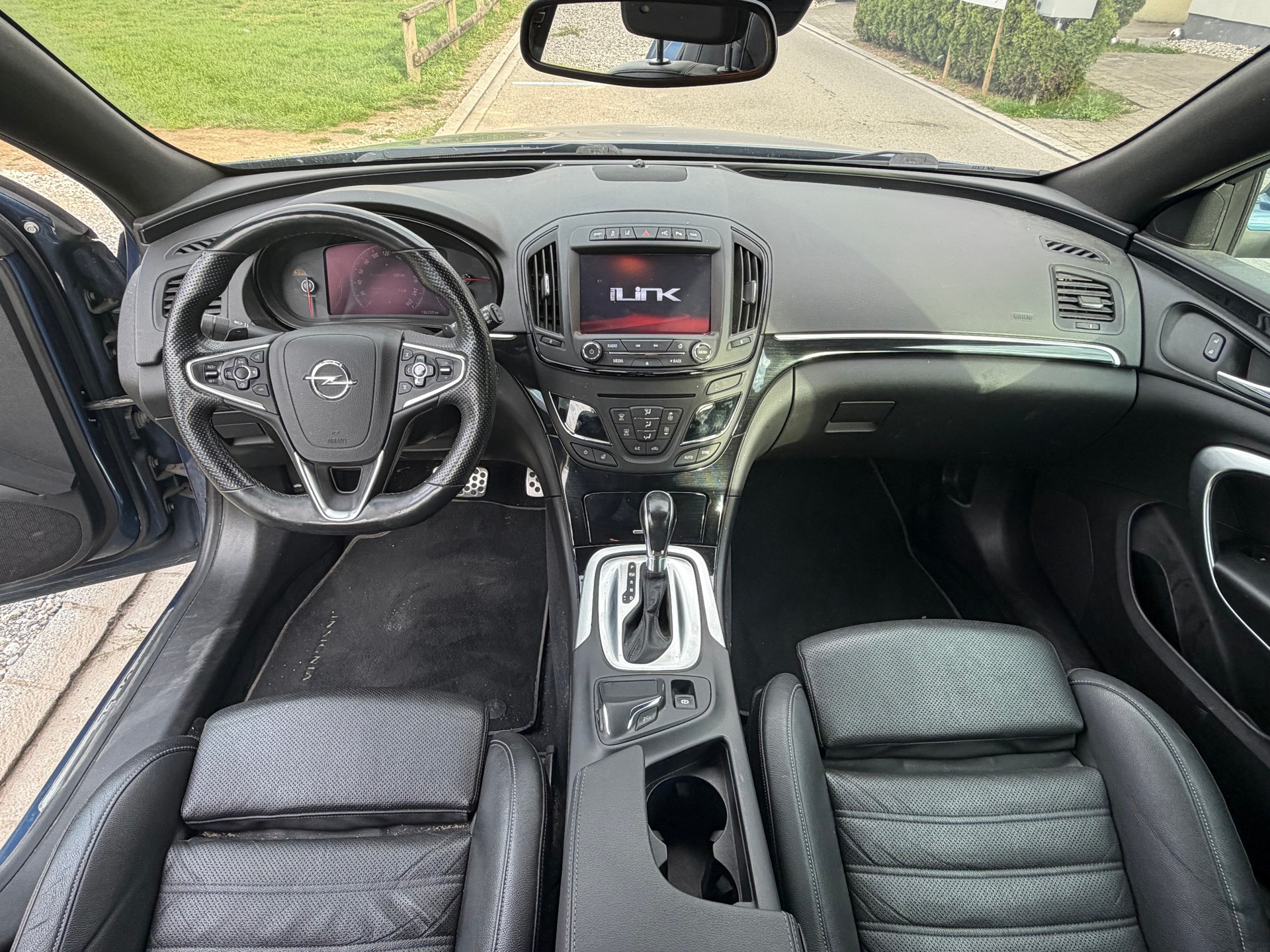 OPEL Insignia 2.0 Turbo Edition 4WD-image-11