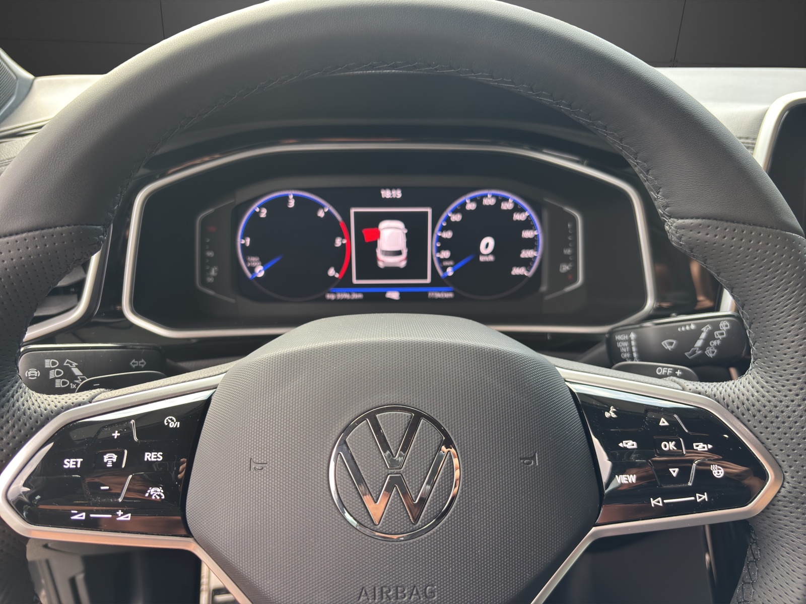 VW T-Roc 2.0 TDI SCR R-Line 4Motion DSG-image-5
