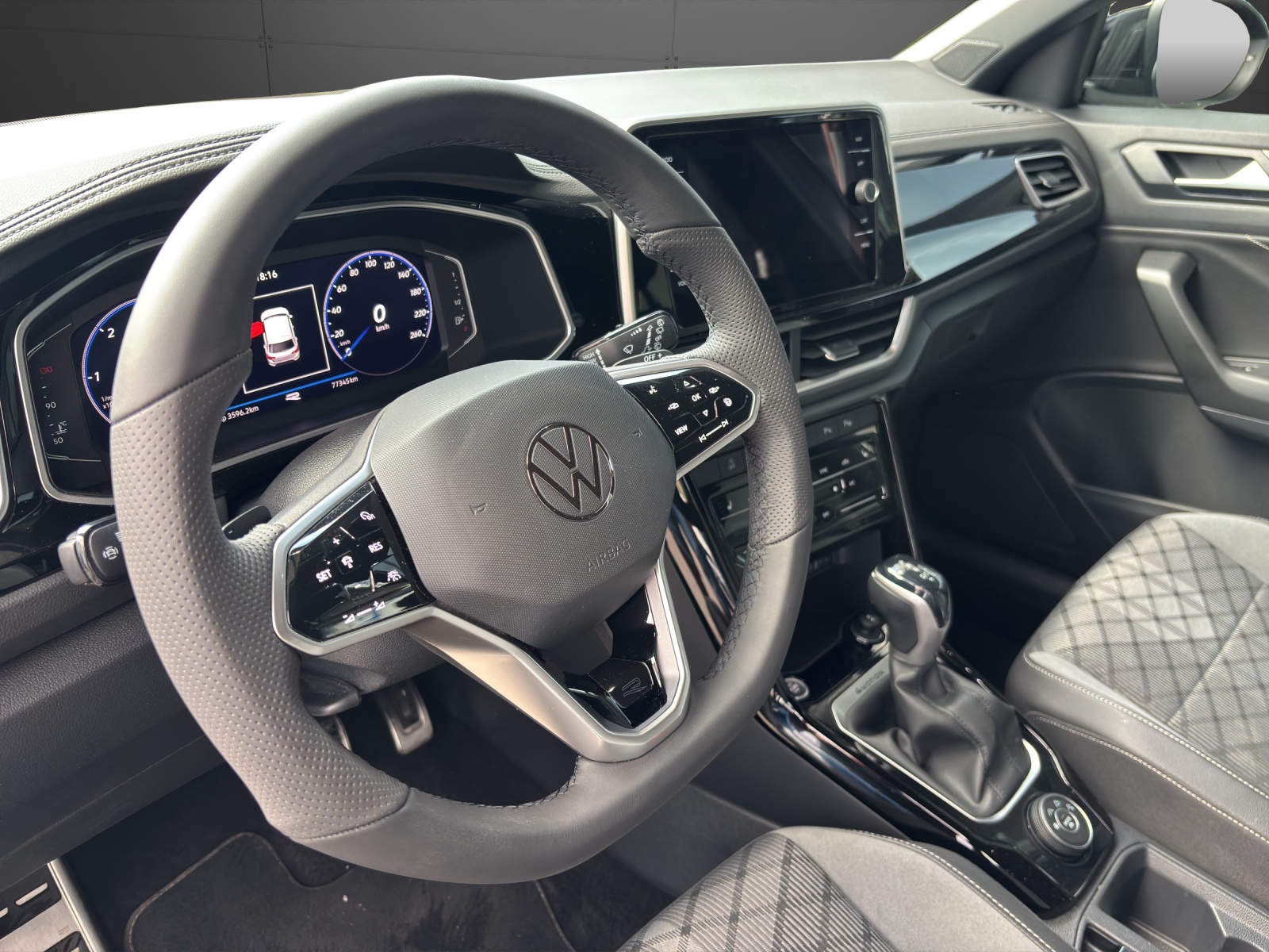 VW T-Roc 2.0 TDI SCR R-Line 4Motion DSG-image-3