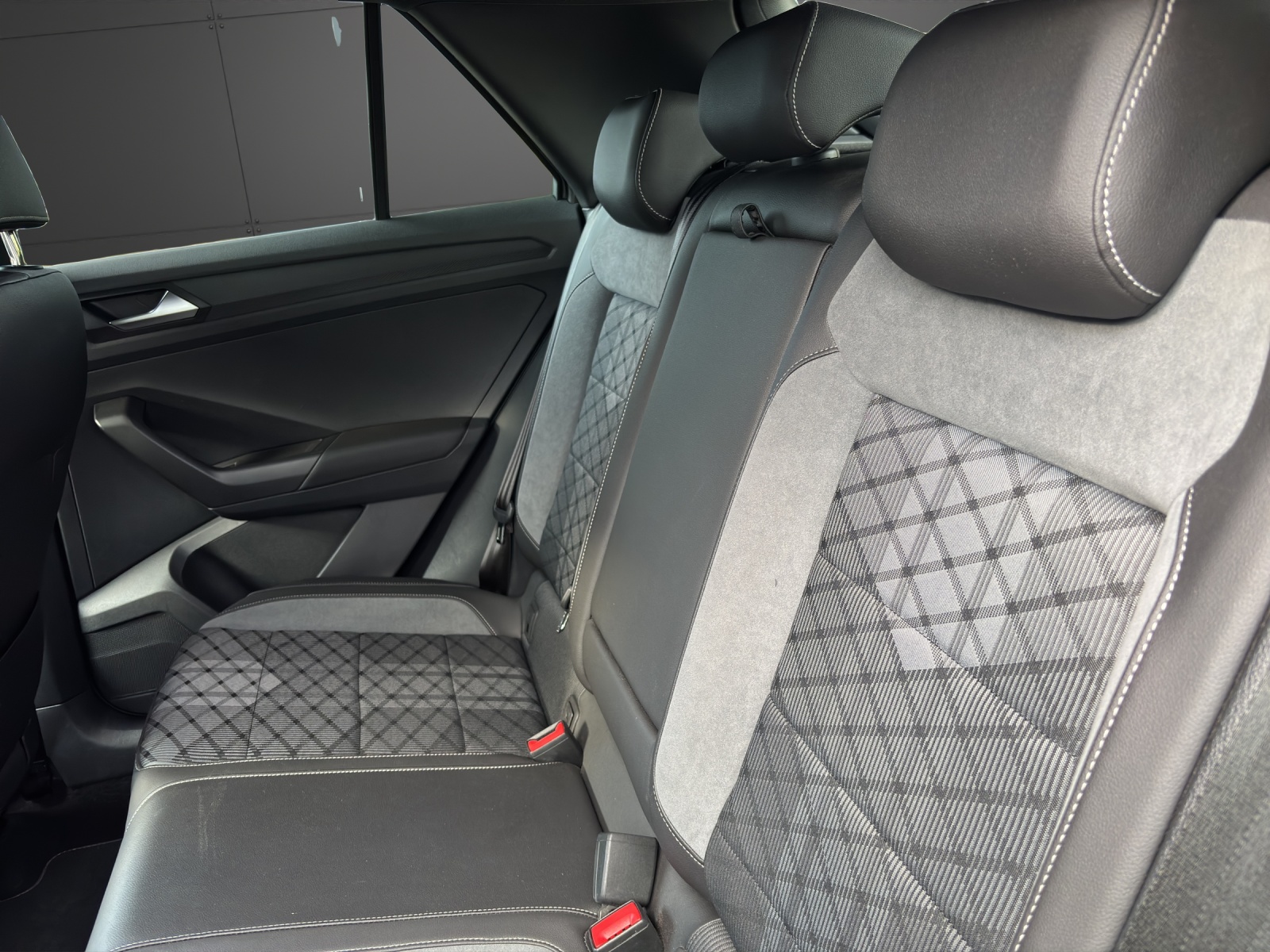 VW T-Roc 2.0 TDI SCR R-Line 4Motion DSG-image-11