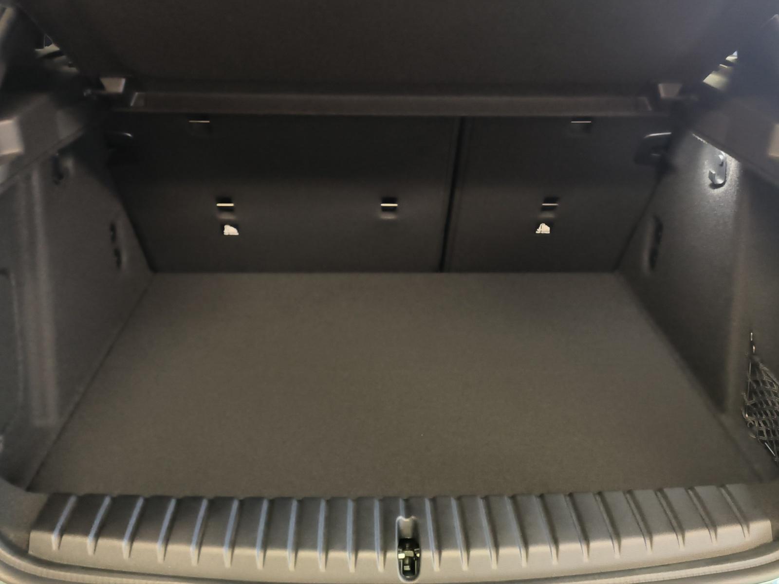 BMW M135i xDrive-image-13