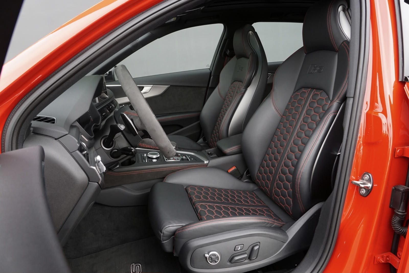 AUDI 2.9 V6 TFSI quattro T-Tronic-image-2