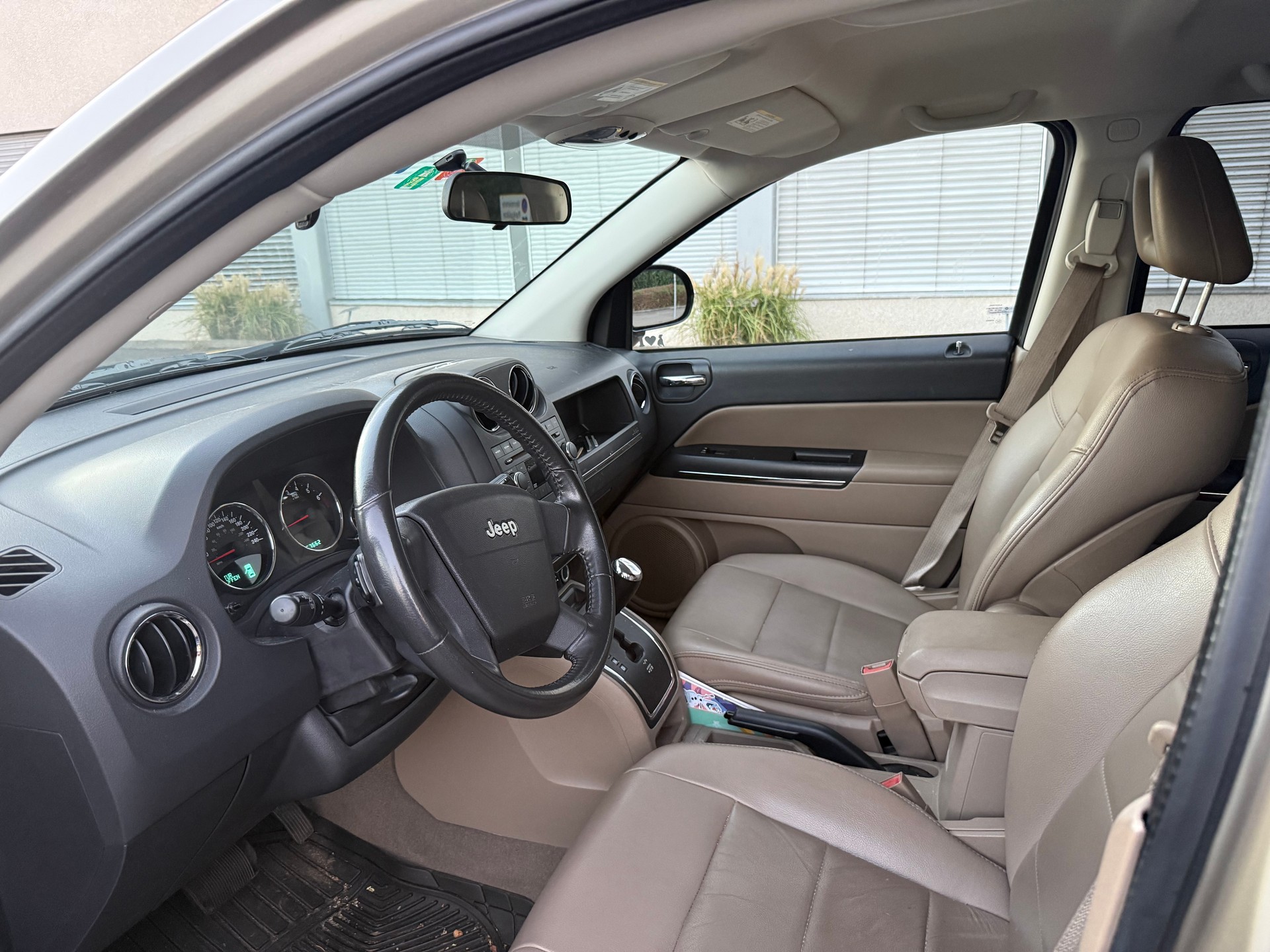 JEEP Compass 2.4 Limited CVT-image-6