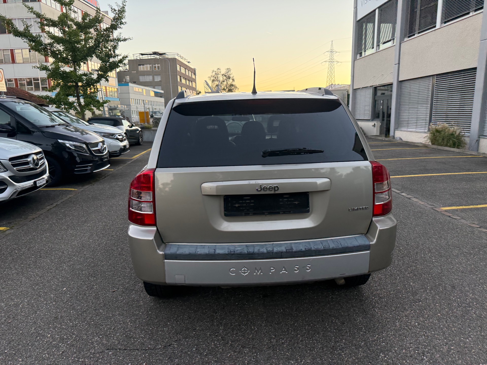 JEEP Compass 2.4 Limited CVT-image-3