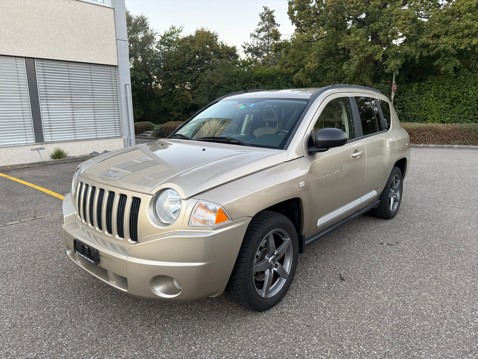 JEEP Compass 2.4 Limited CVT-image-0