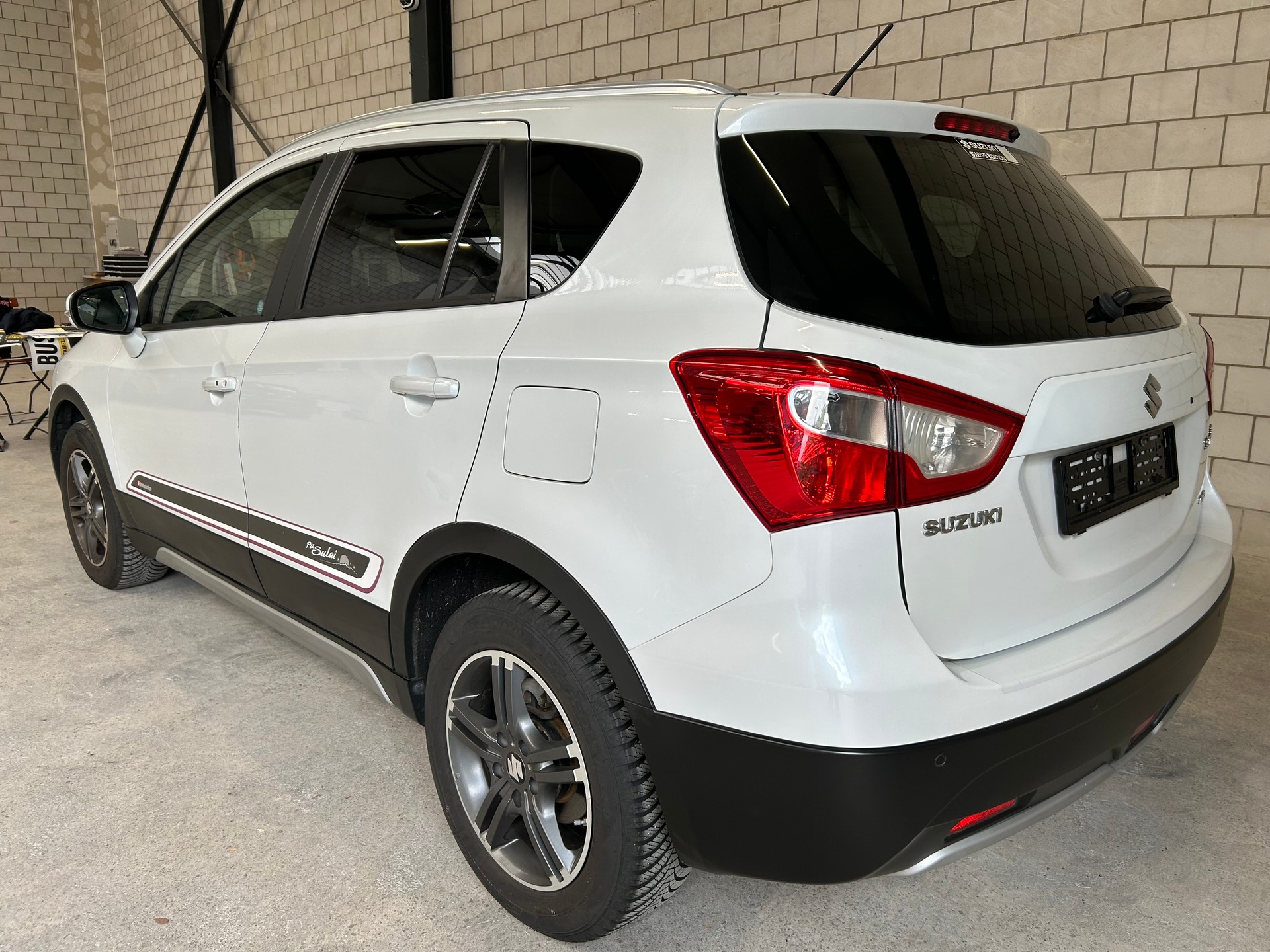 SUZUKI SX4 S-Cross 1.6 16V PizSulai 4WD CVT7-image-2