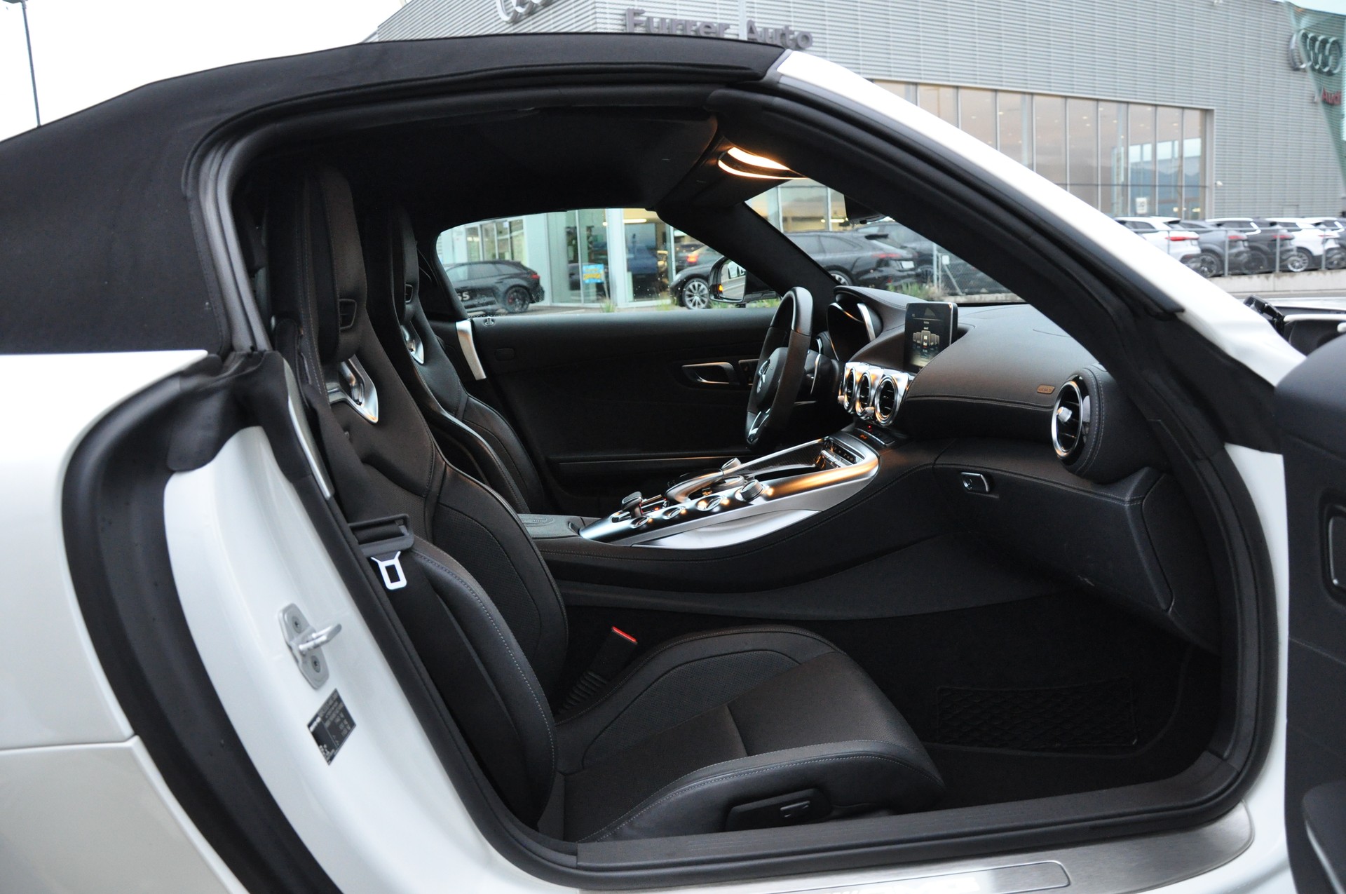 MERCEDES-BENZ AMG GT C Roadster Speedshift DCT-image-21