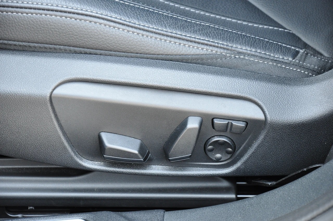 BMW M135i xDrive M Sport Pro Steptronic-image-18