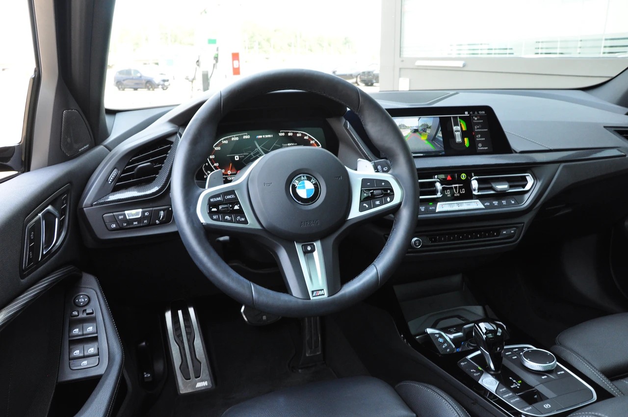 BMW M135i xDrive M Sport Pro Steptronic-image-14