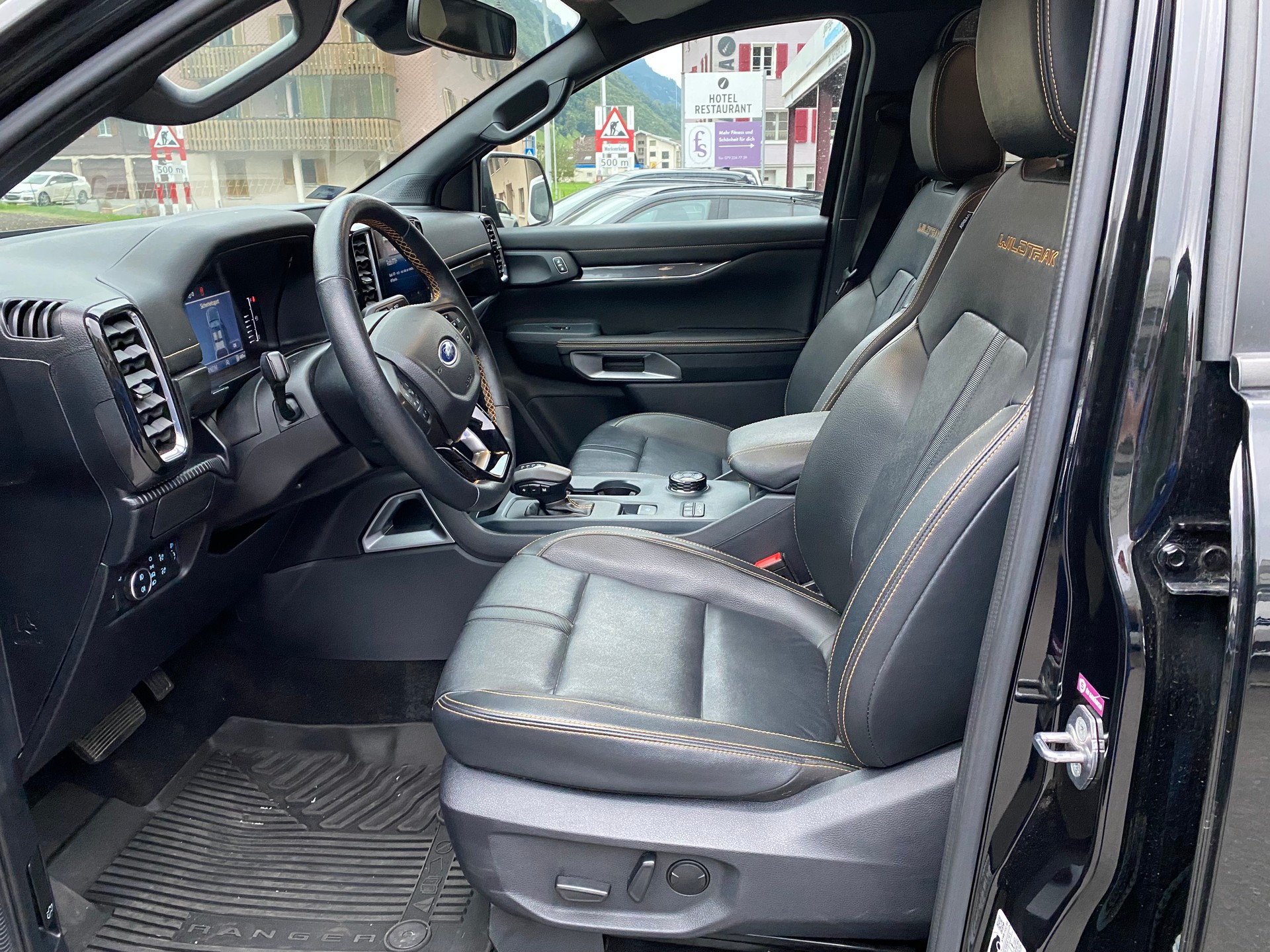 FORD Ranger Wildtrak 3.0 Eco Blue e-4WD Automat-image-2
