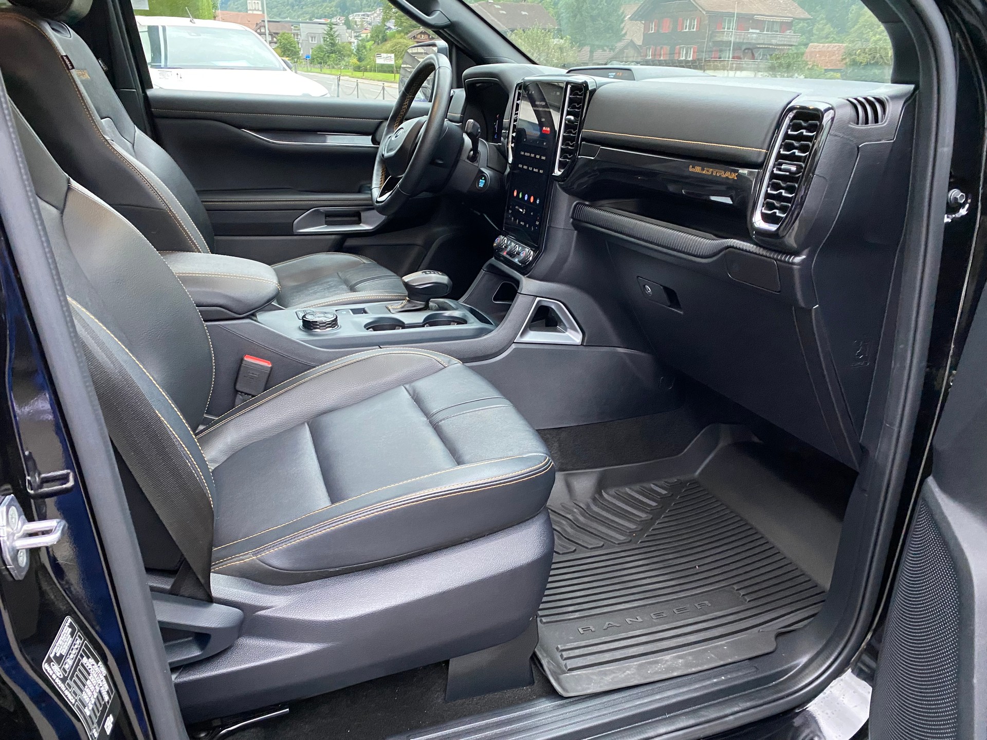 FORD Ranger Wildtrak 3.0 Eco Blue e-4WD Automat-image-4