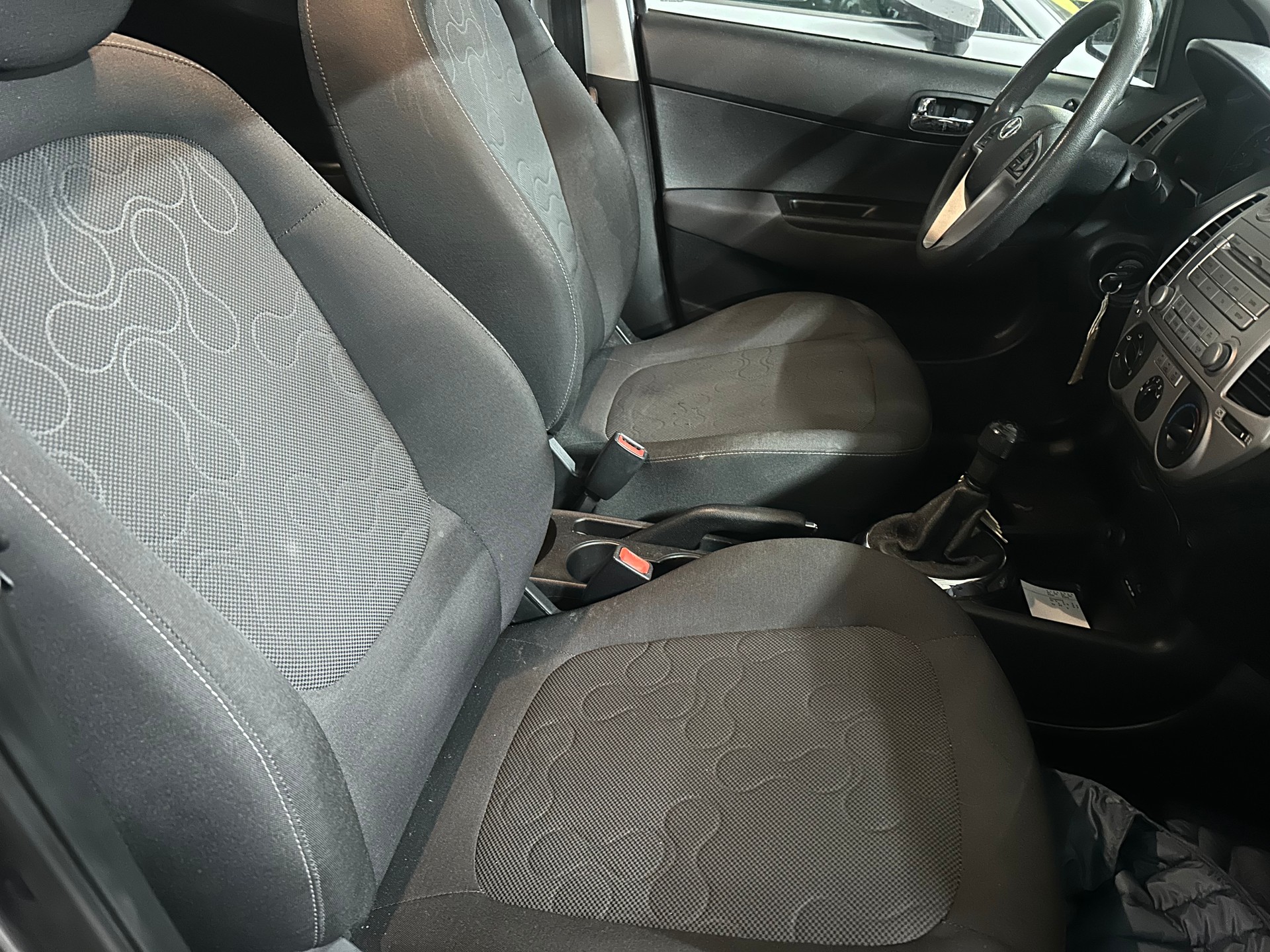 HYUNDAI i20 1.2 Comfort-image-4