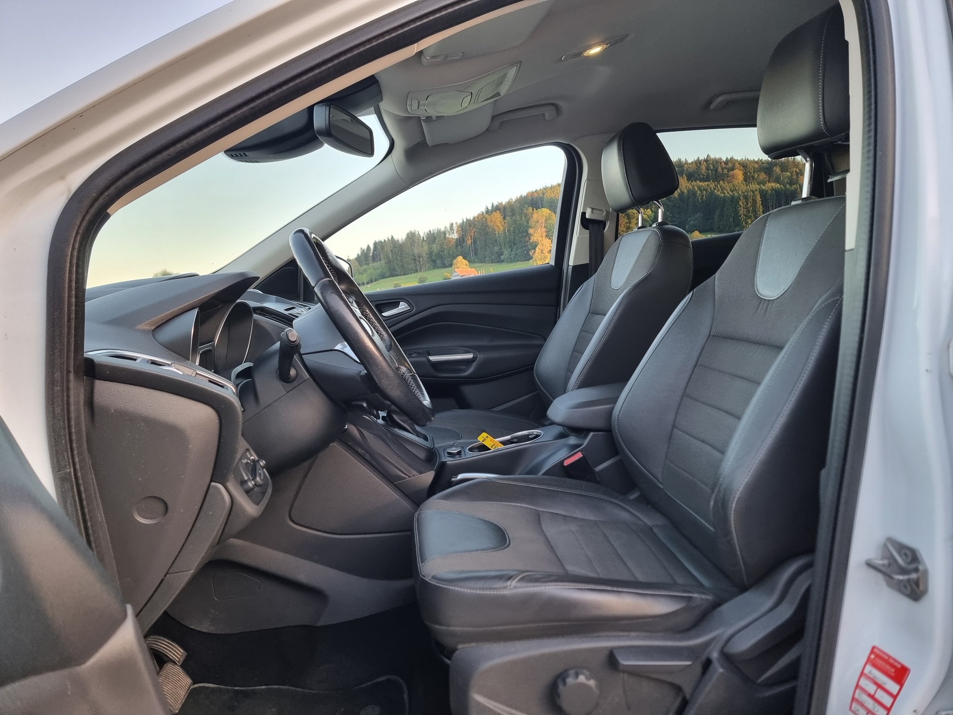 FORD Kuga 2.0 TDCi Titanium 4WD PowerShift-image-6