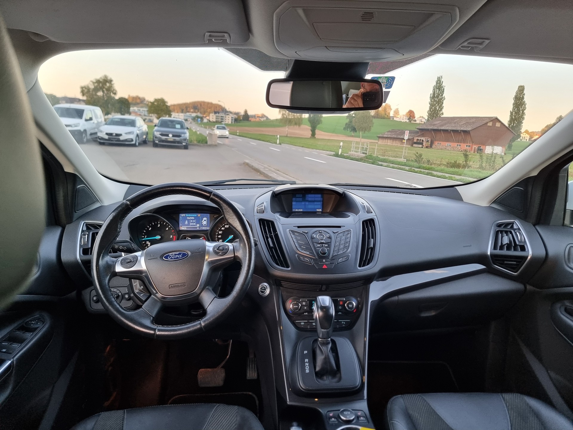 FORD Kuga 2.0 TDCi Titanium 4WD PowerShift-image-2