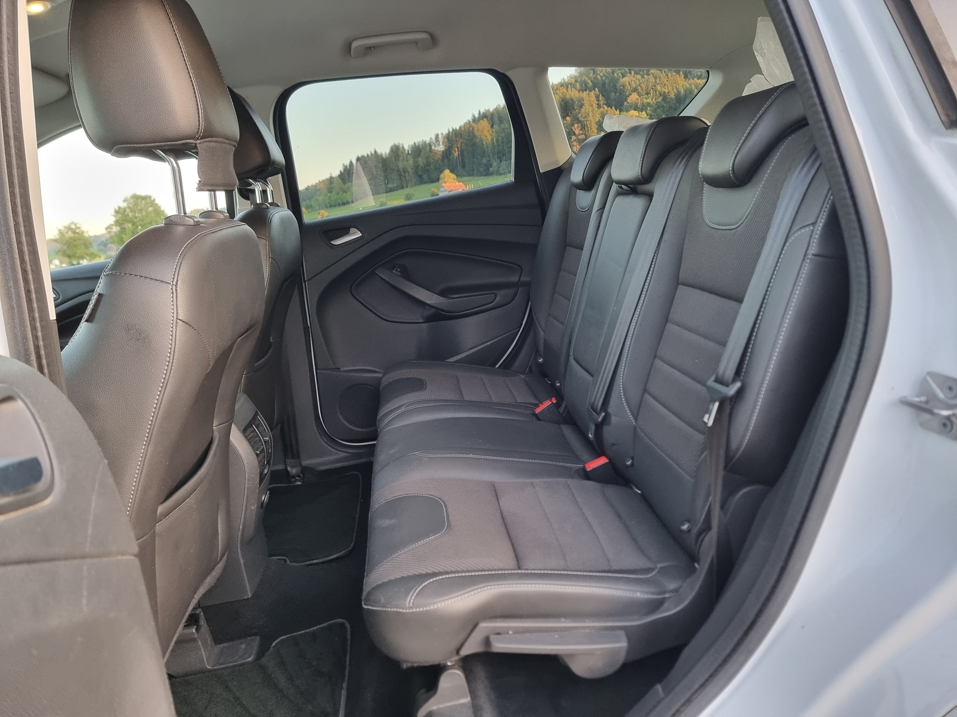 FORD Kuga 2.0 TDCi Titanium 4WD PowerShift-image-7