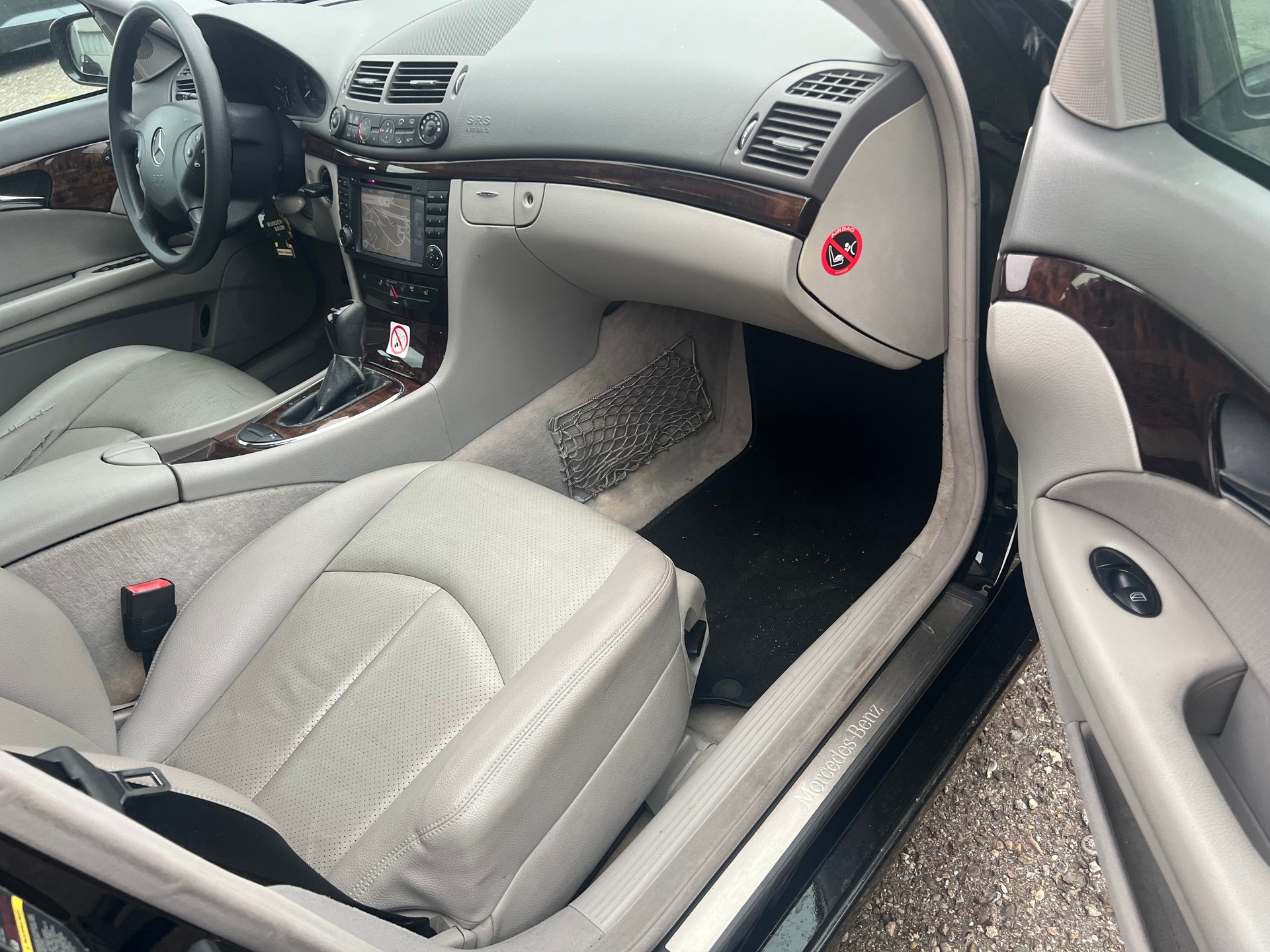 MERCEDES-BENZ E 220 CDI Classic Automat-image-12
