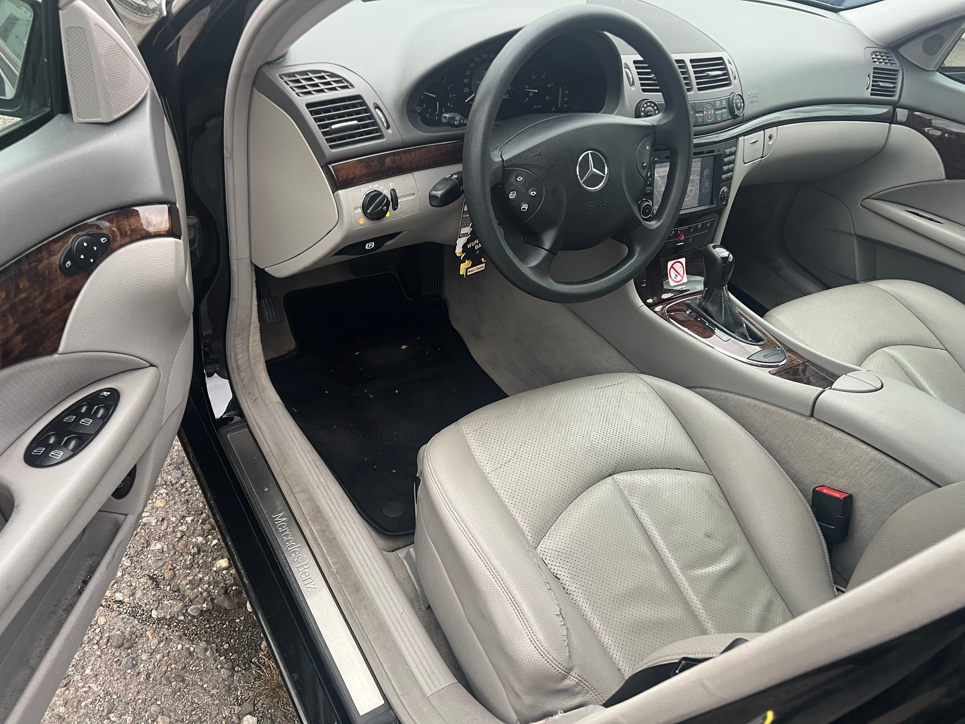 MERCEDES-BENZ E 220 CDI Classic Automat-image-10
