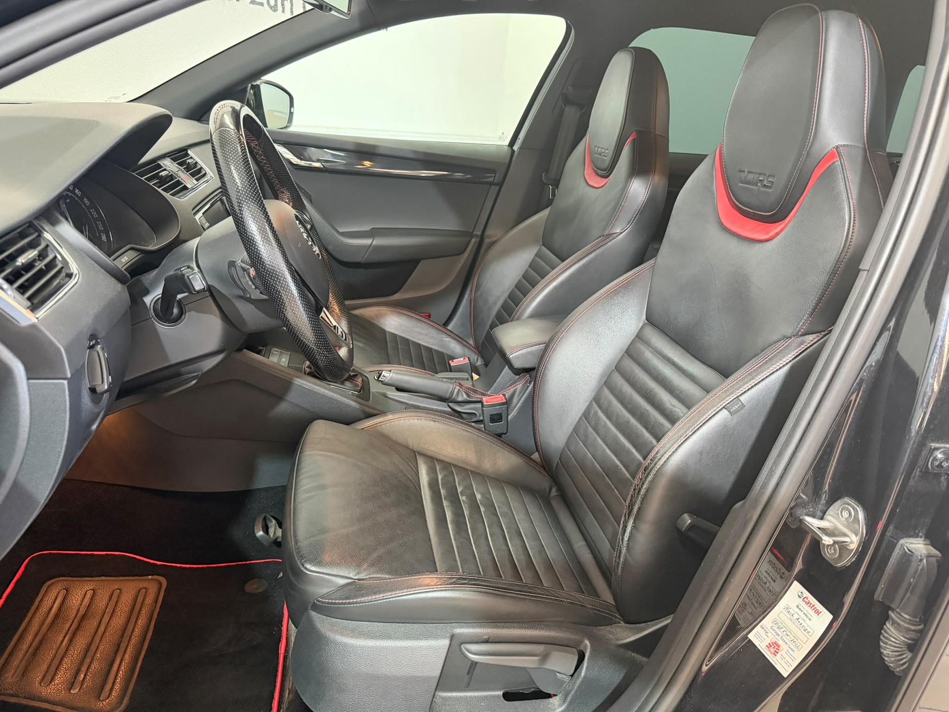 SKODA Octavia Combi 2.0 TSI RS DSG-image-5
