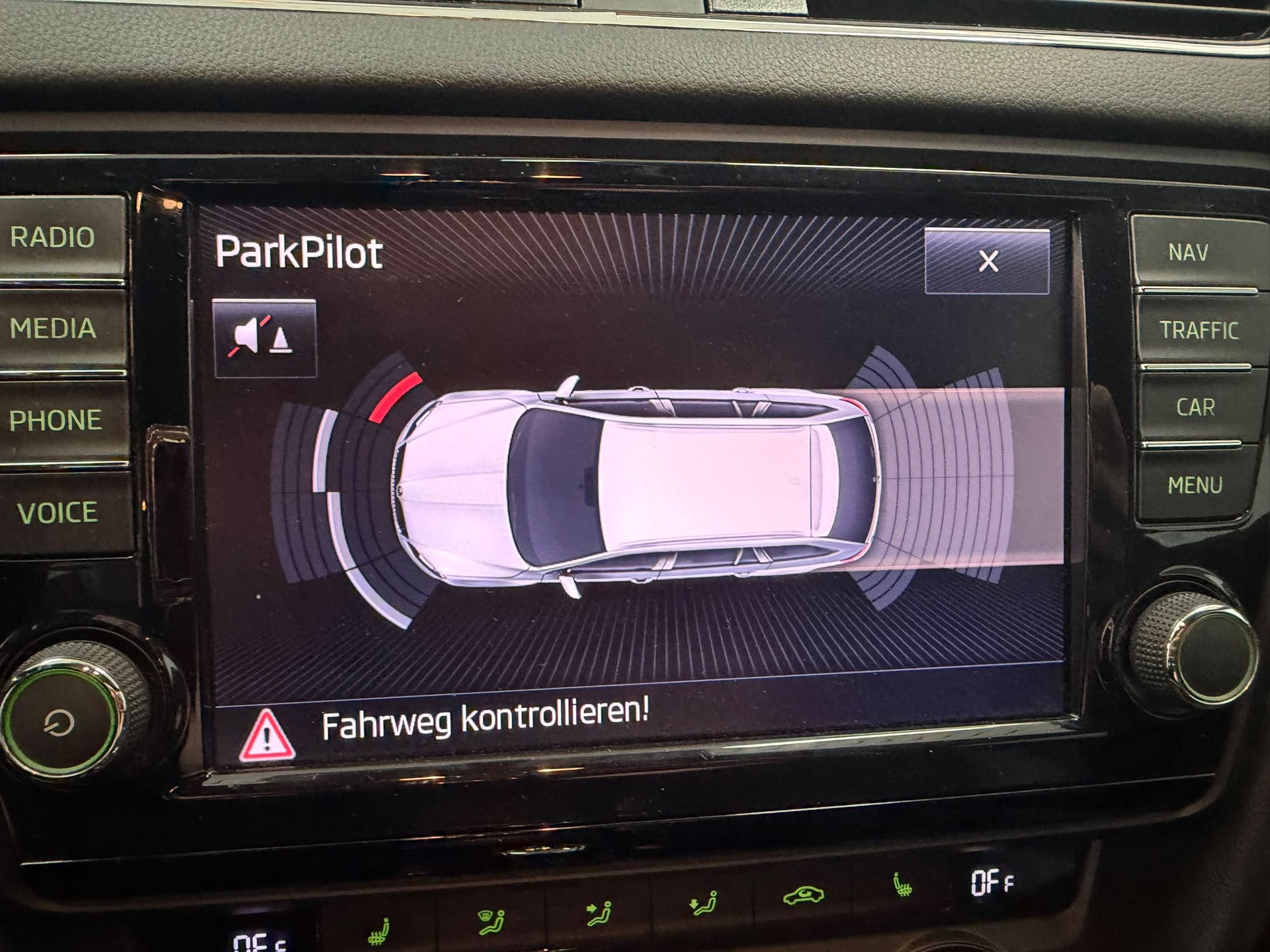 SKODA Octavia Combi 2.0 TSI RS DSG-image-12