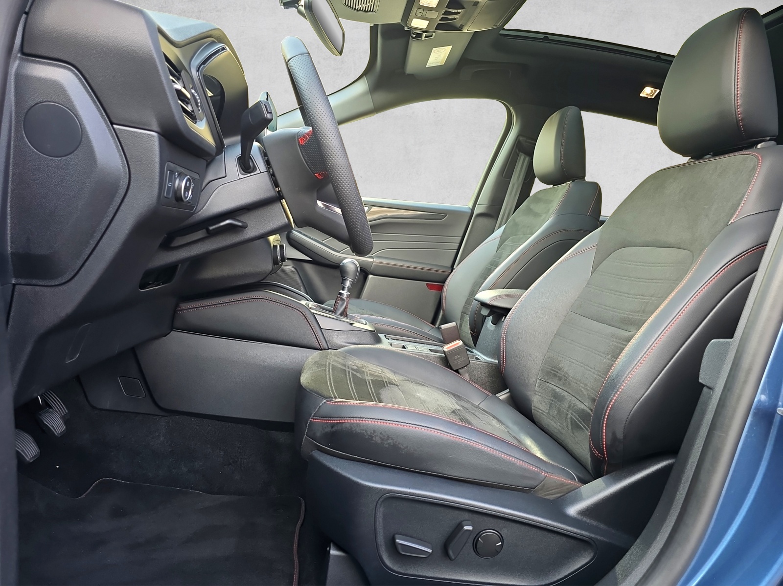 FORD Kuga 1.5 SCTi ST-Line X FWD AHK 1.8t-image-8