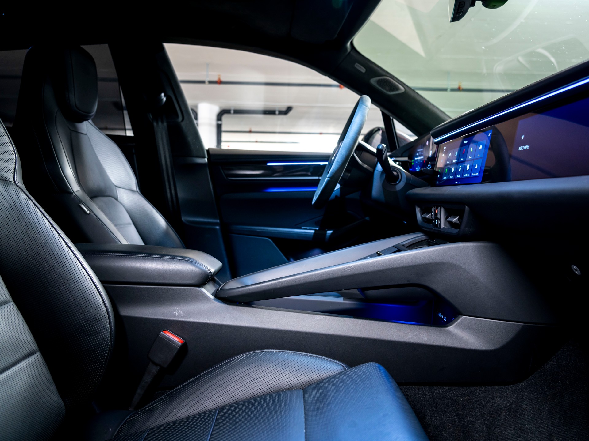 PORSCHE Macan Turbo 100kWh-image-24