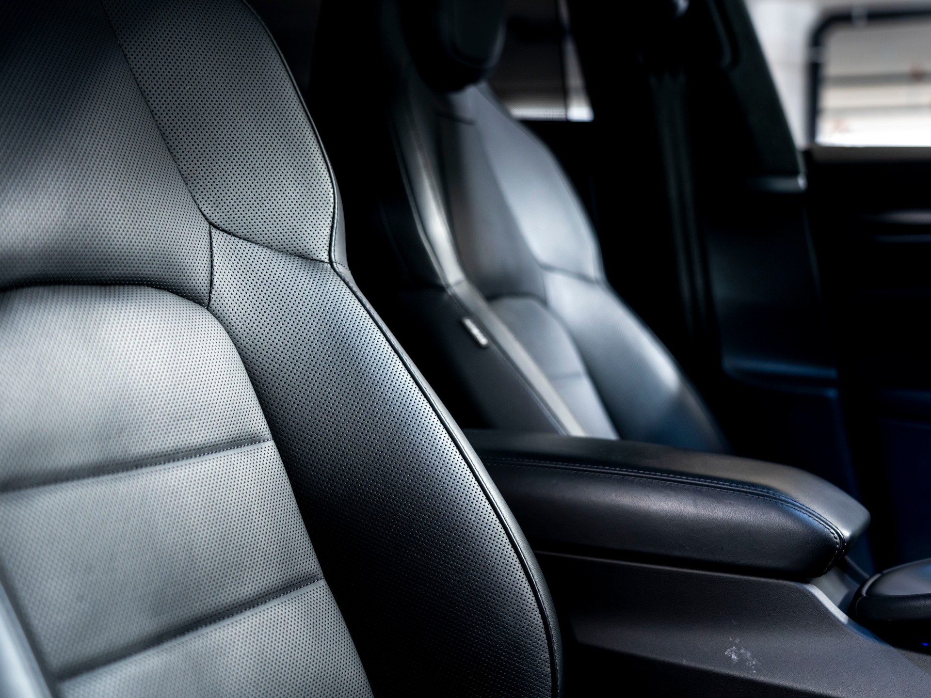 PORSCHE Macan Turbo 100kWh-image-25