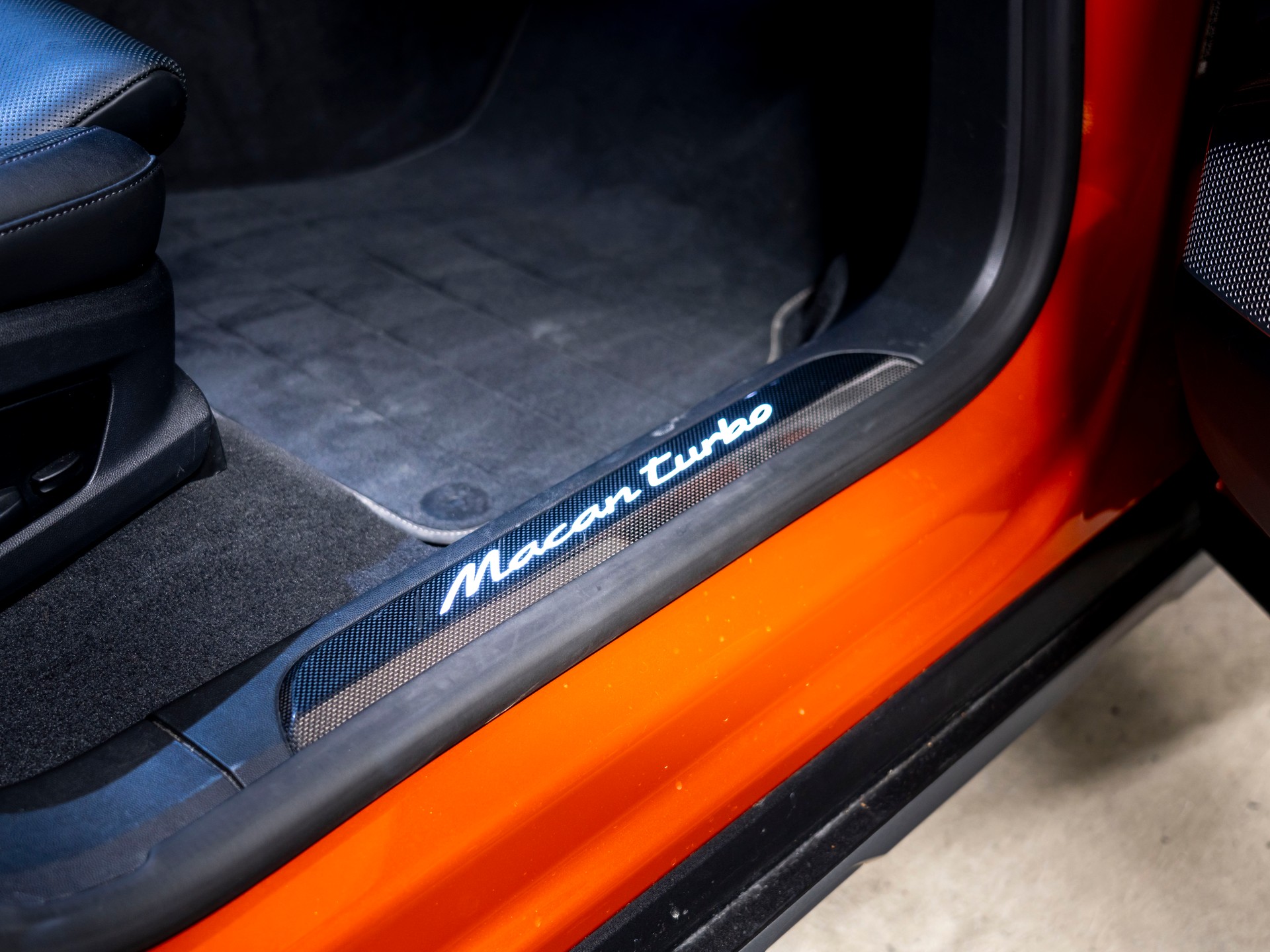 PORSCHE Macan Turbo 100kWh-image-26
