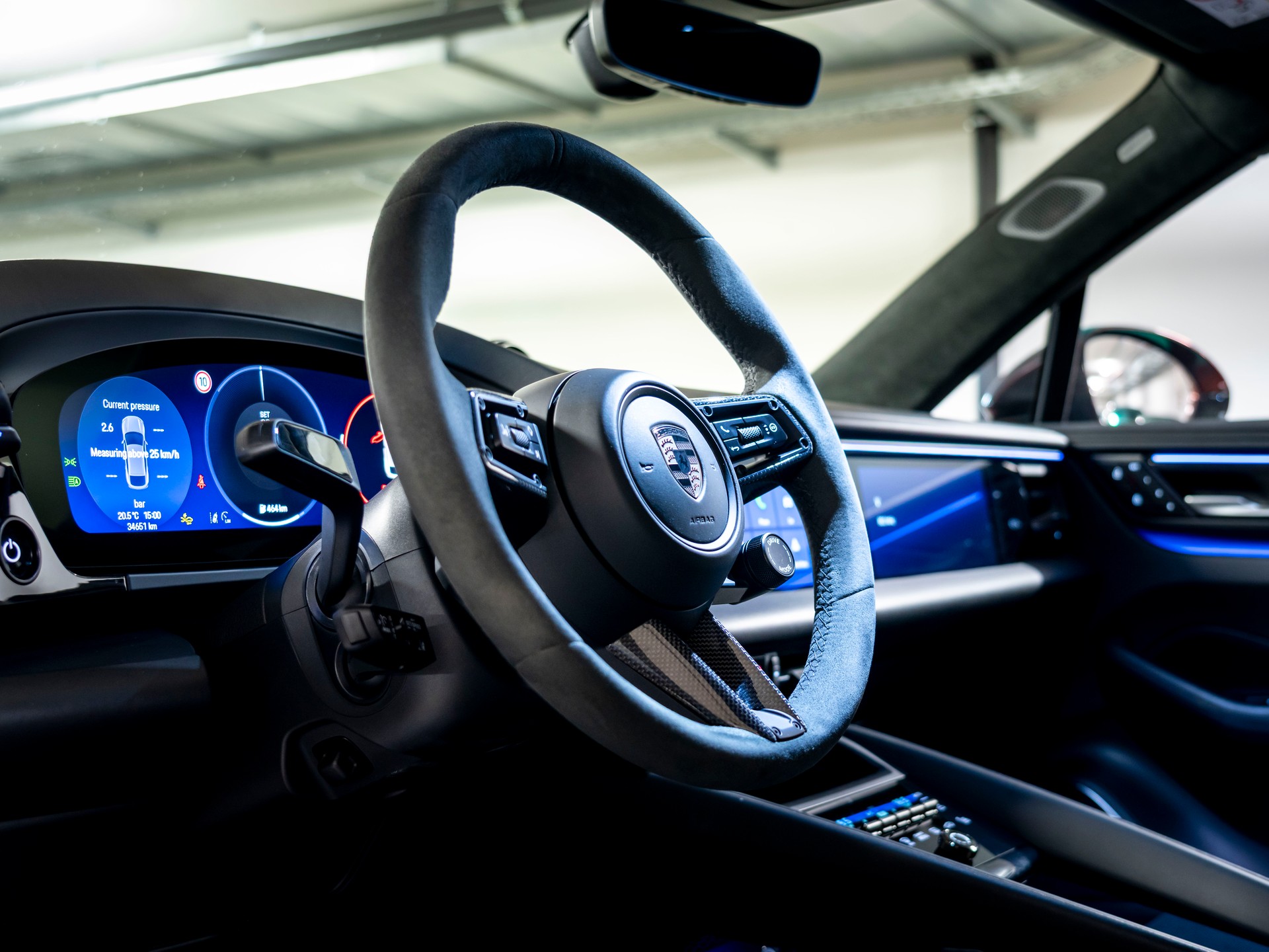 PORSCHE Macan Turbo 100kWh-image-17