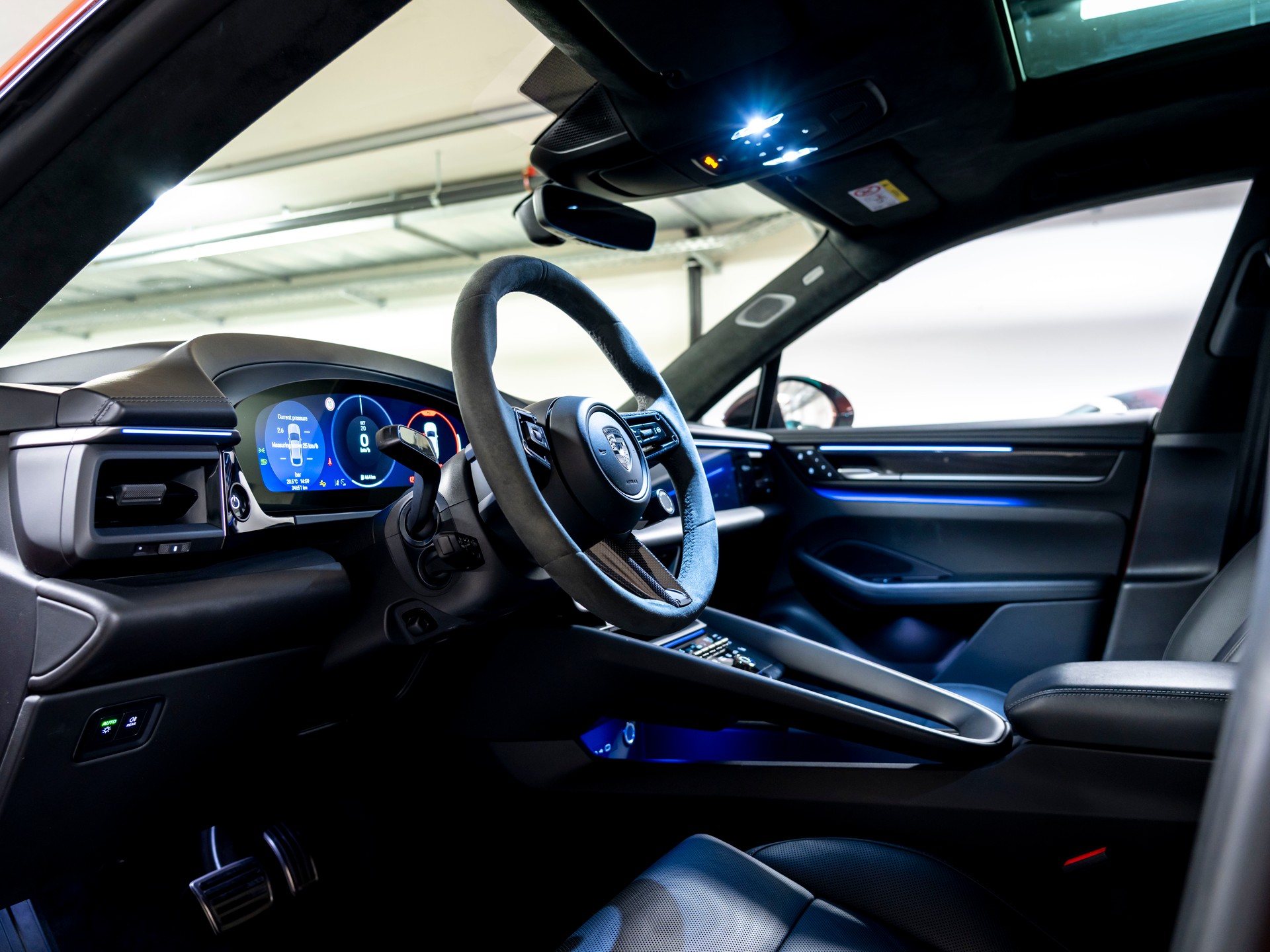 PORSCHE Macan Turbo 100kWh-image-16