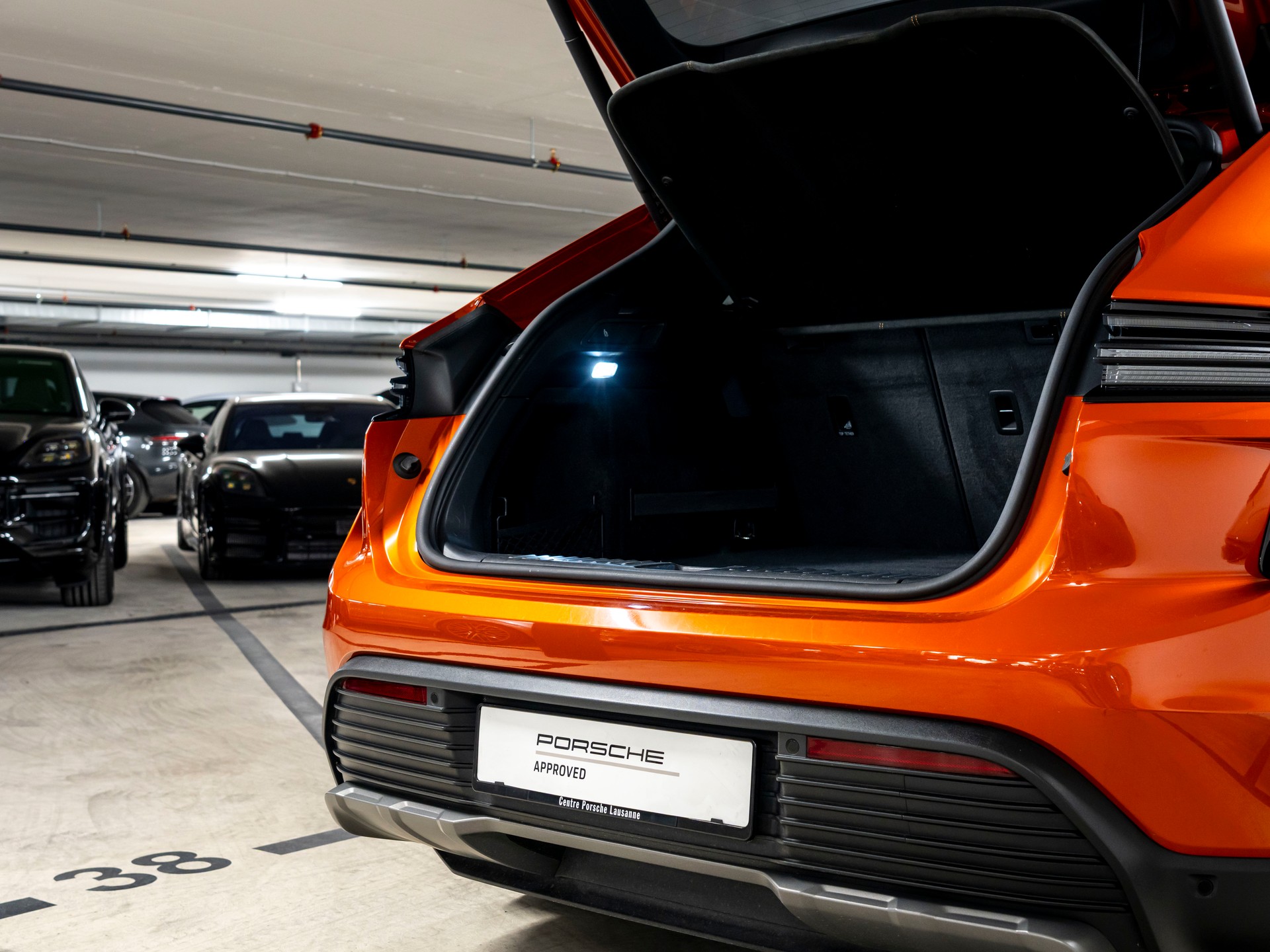 PORSCHE Macan Turbo 100kWh-image-10