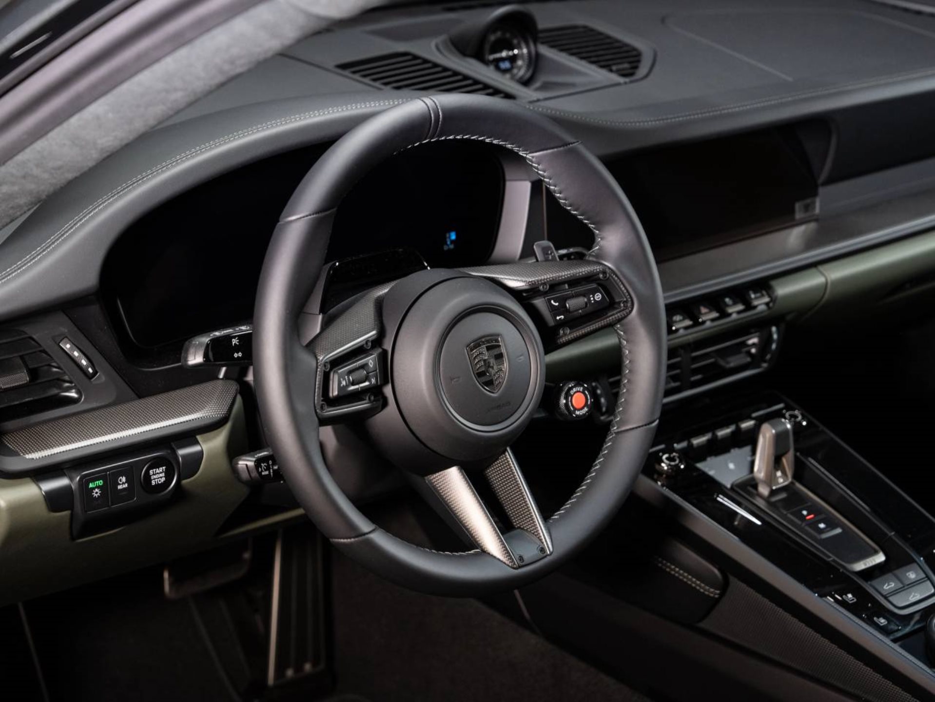 PORSCHE 911 Turbo S-image-8