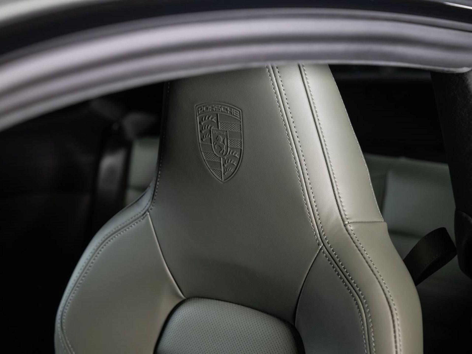PORSCHE 911 Turbo S-image-16