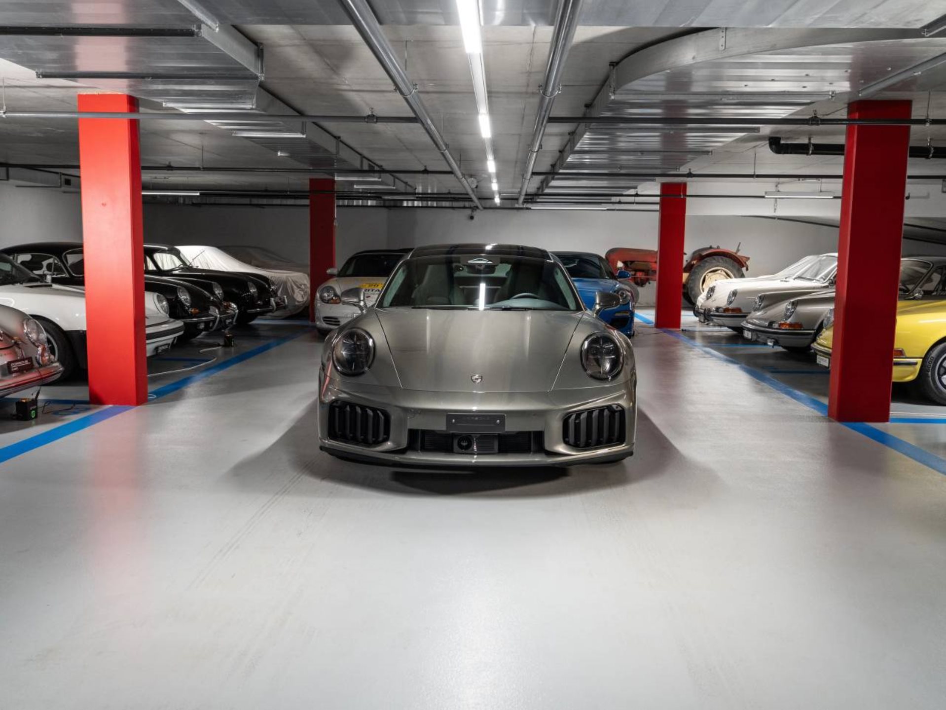 PORSCHE 911 Turbo S-image-6