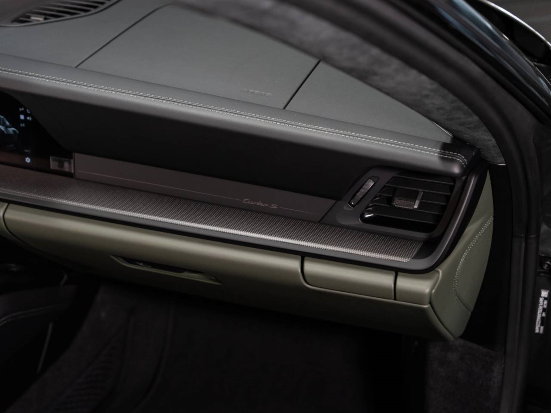 PORSCHE 911 Turbo S-image-14