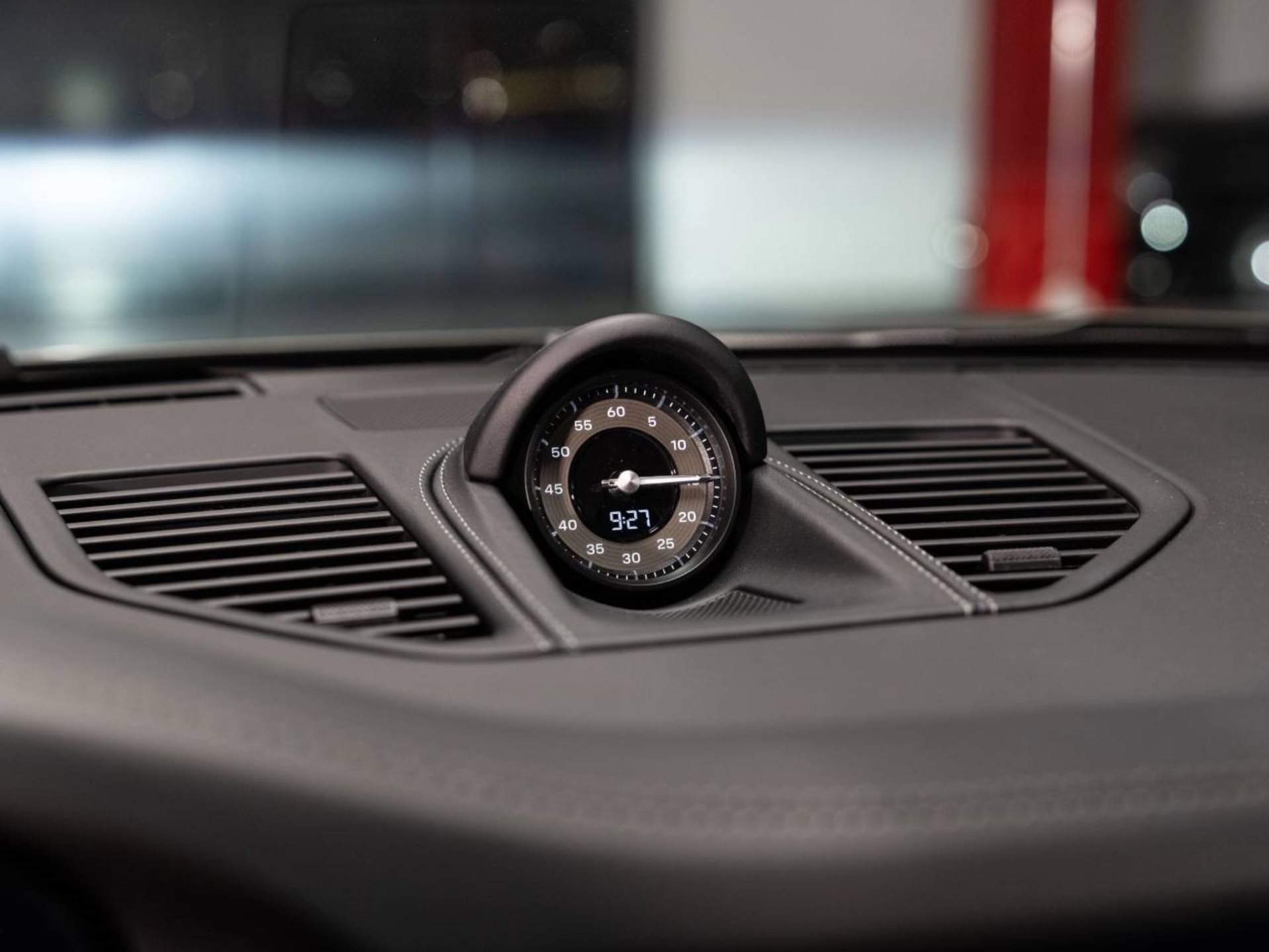 PORSCHE 911 Turbo S-image-9