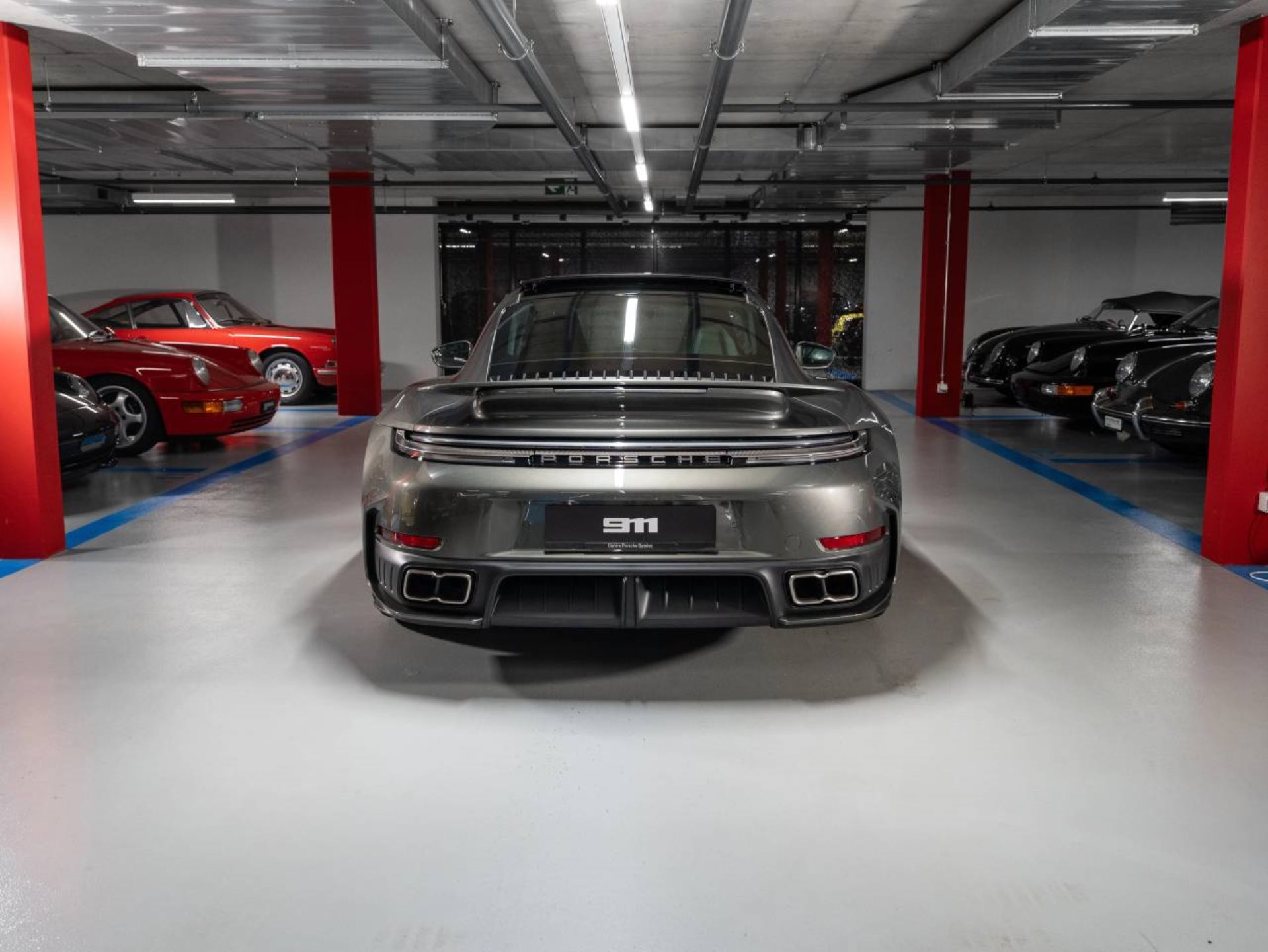 PORSCHE 911 Turbo S-image-7