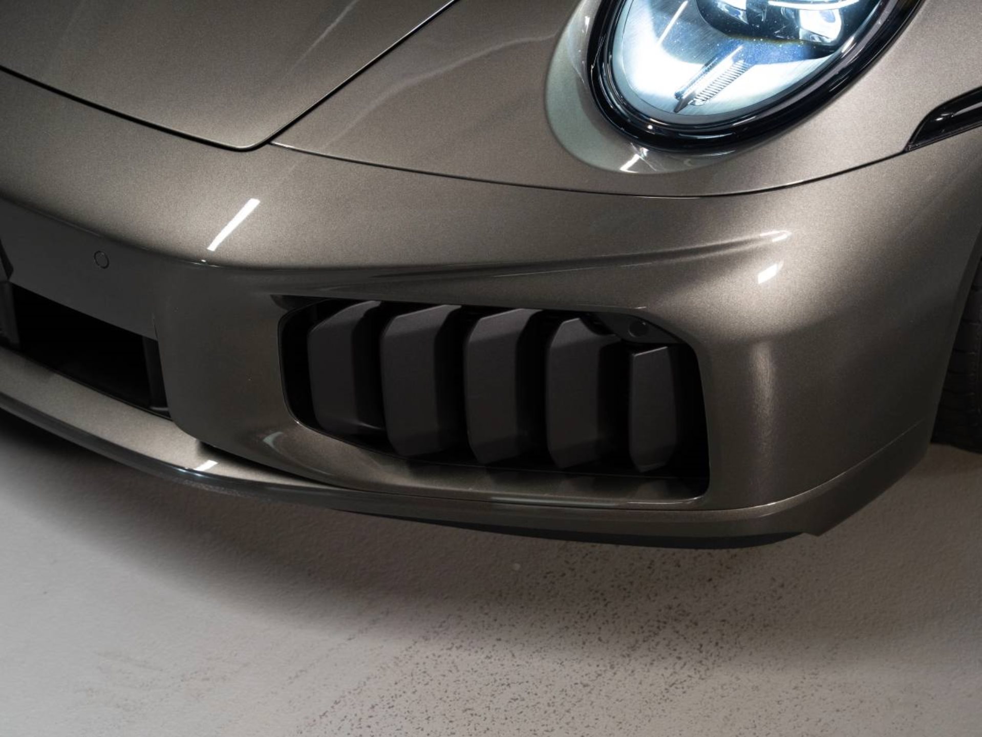 PORSCHE 911 Turbo S-image-27