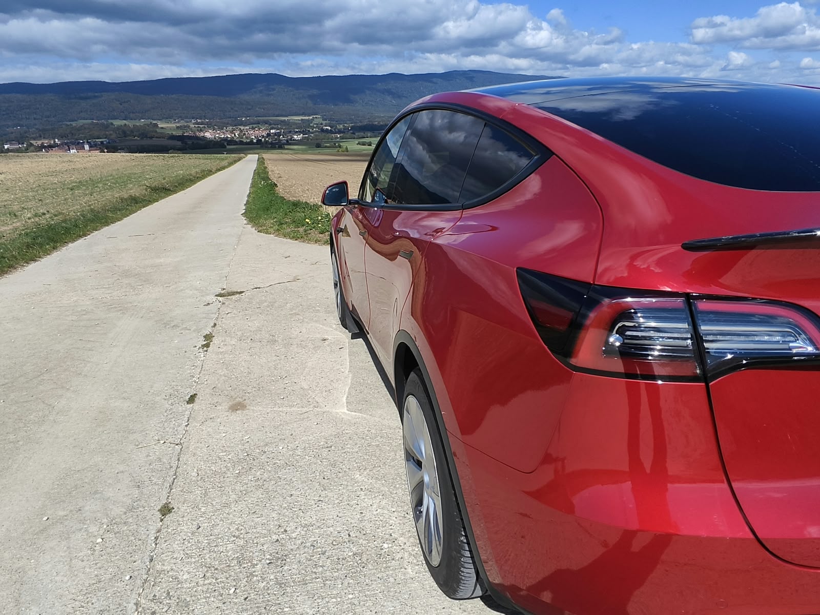 TESLA Long Range AWD Autopilot amélioré-image-1
