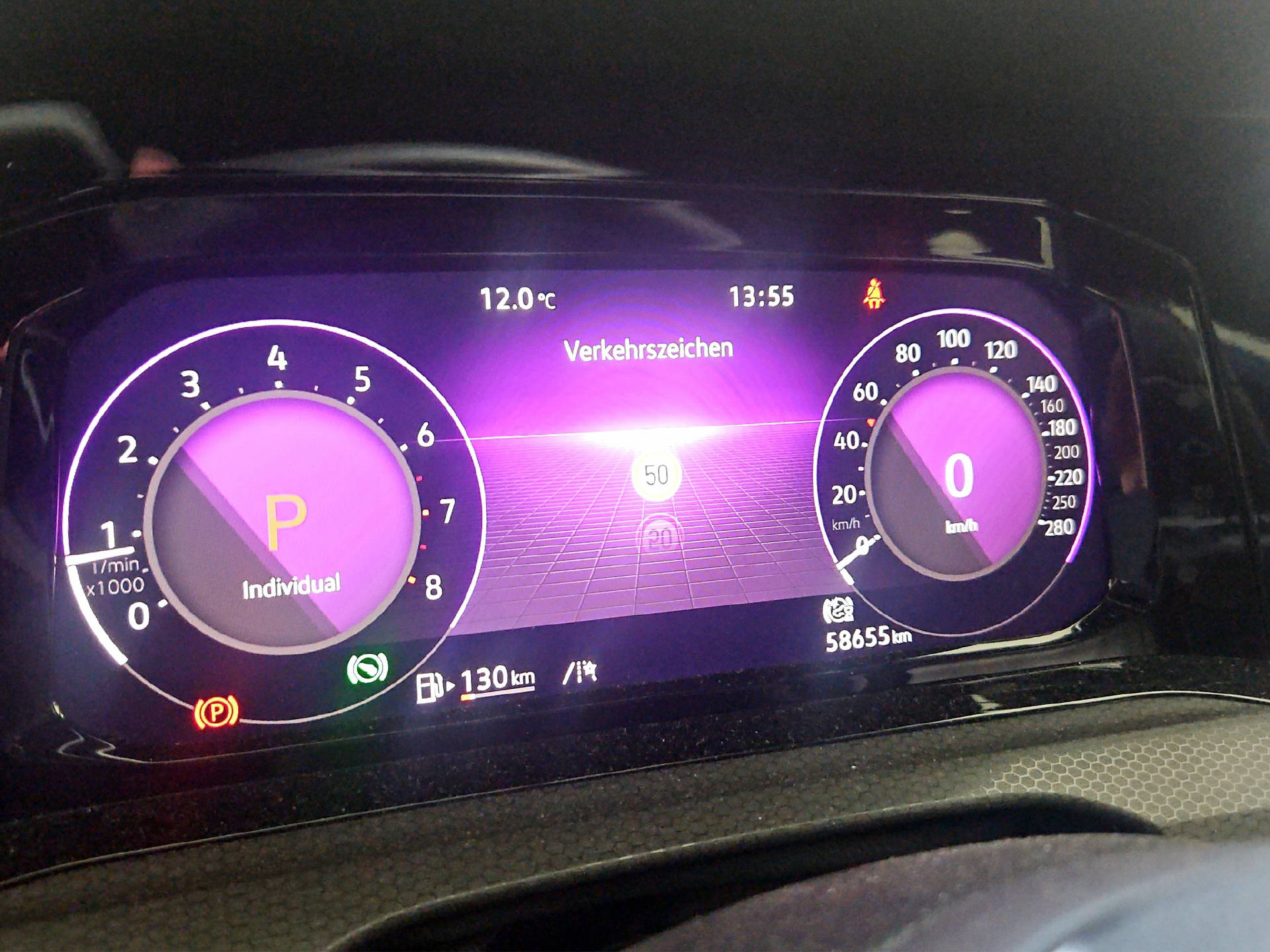 VW Golf VIII 2.0 TSI GTI DSG-image-8