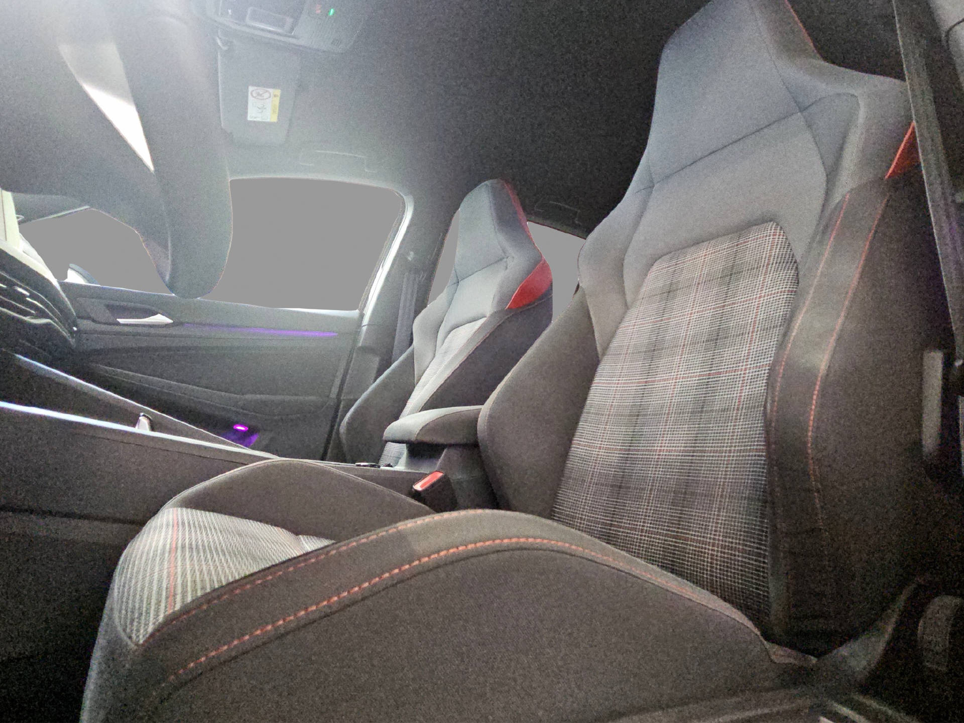 VW Golf VIII 2.0 TSI GTI DSG-image-13