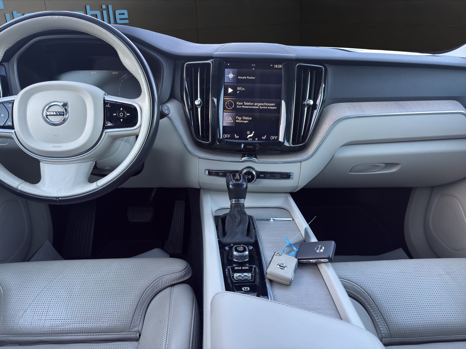 VOLVO XC60 T6 AWD Inscription Geartronic 320PS-image-15