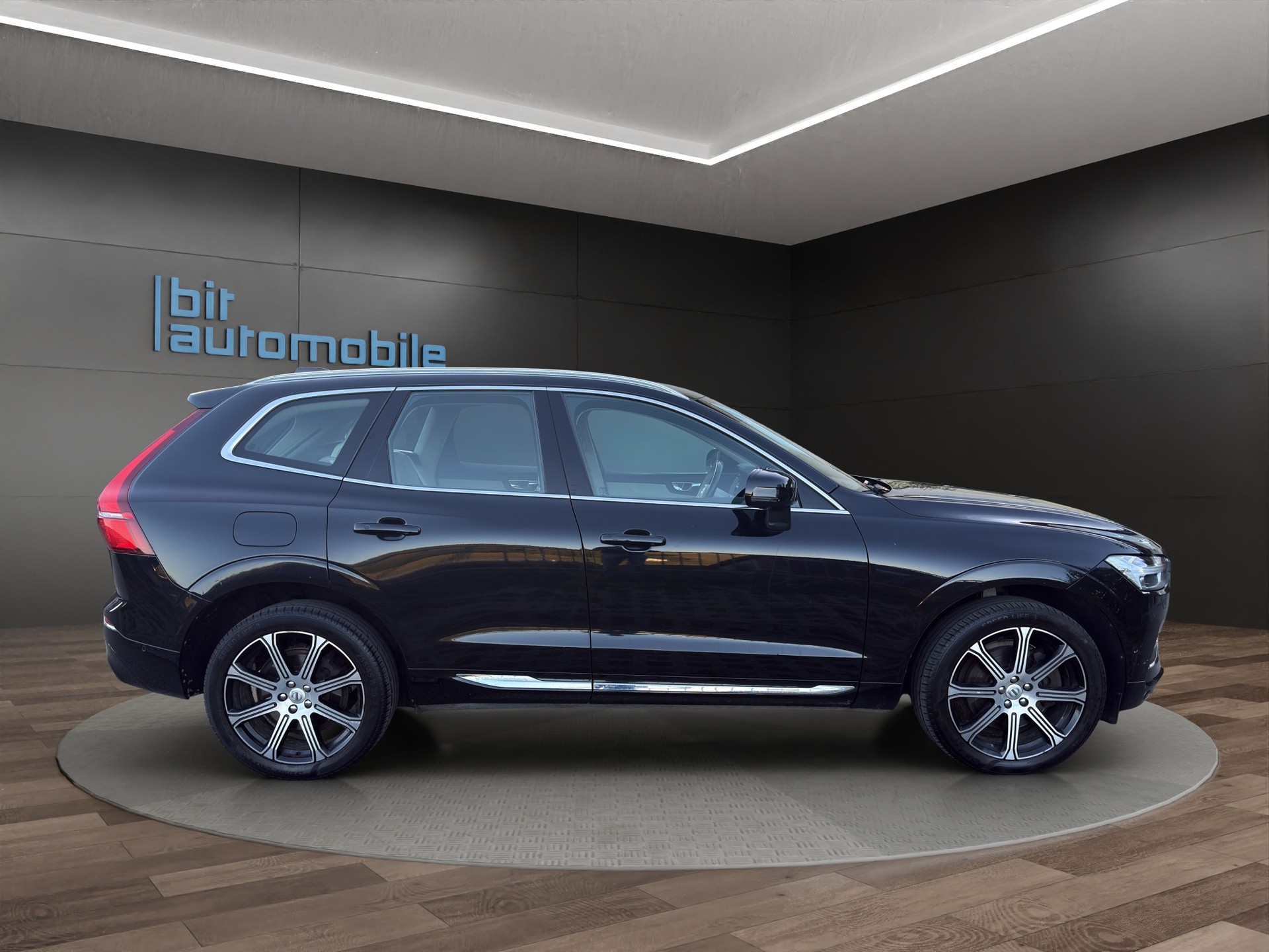 VOLVO XC60 T6 AWD Inscription Geartronic 320PS-image-8