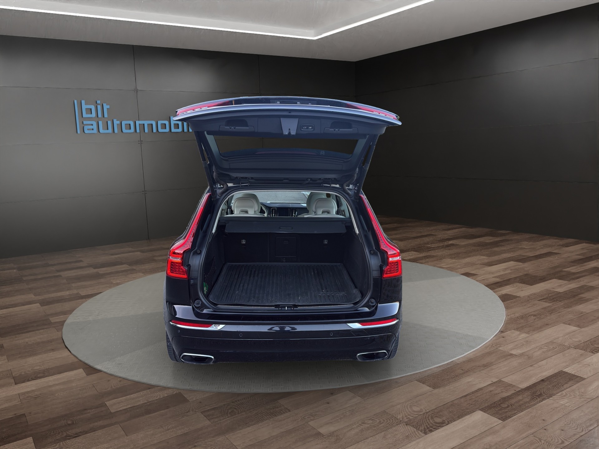 VOLVO XC60 T6 AWD Inscription Geartronic 320PS-image-6