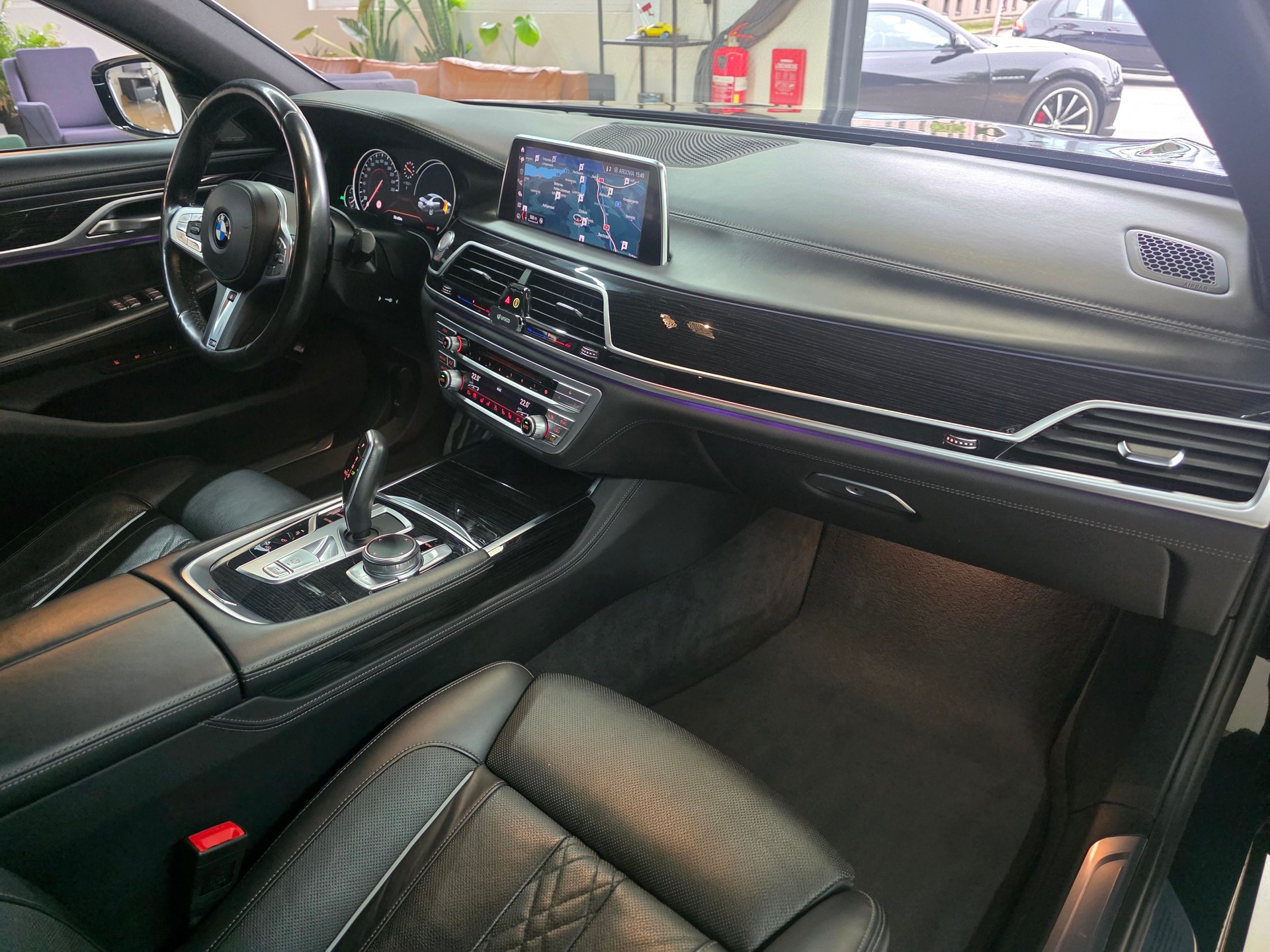 BMW 730Ld xDrive Steptronic M-Sport-image-9