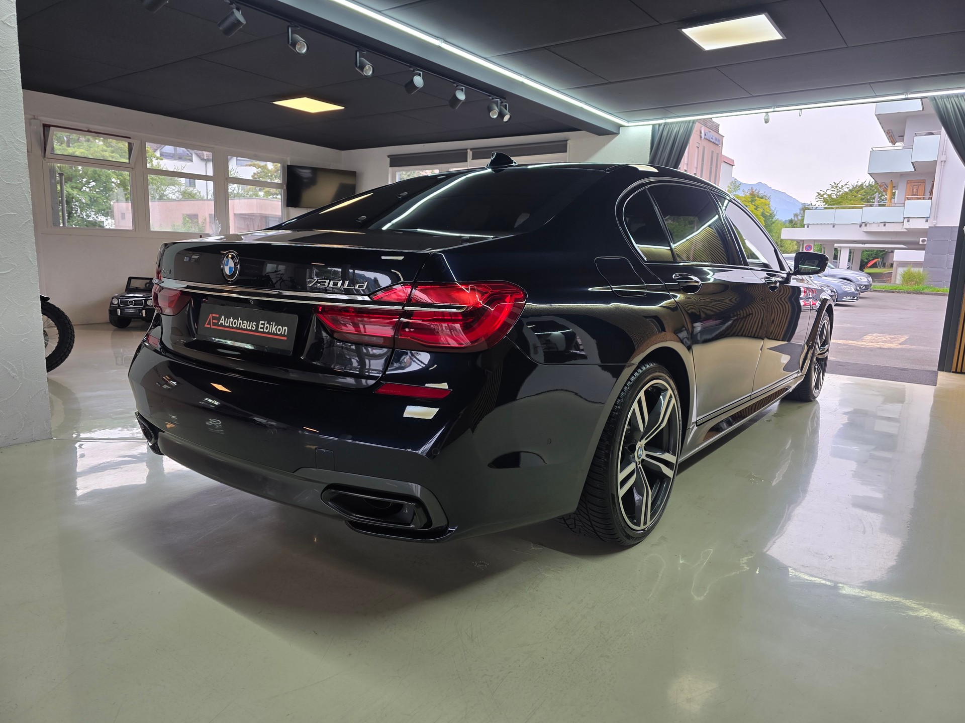 BMW 730Ld xDrive Steptronic M-Sport-image-6