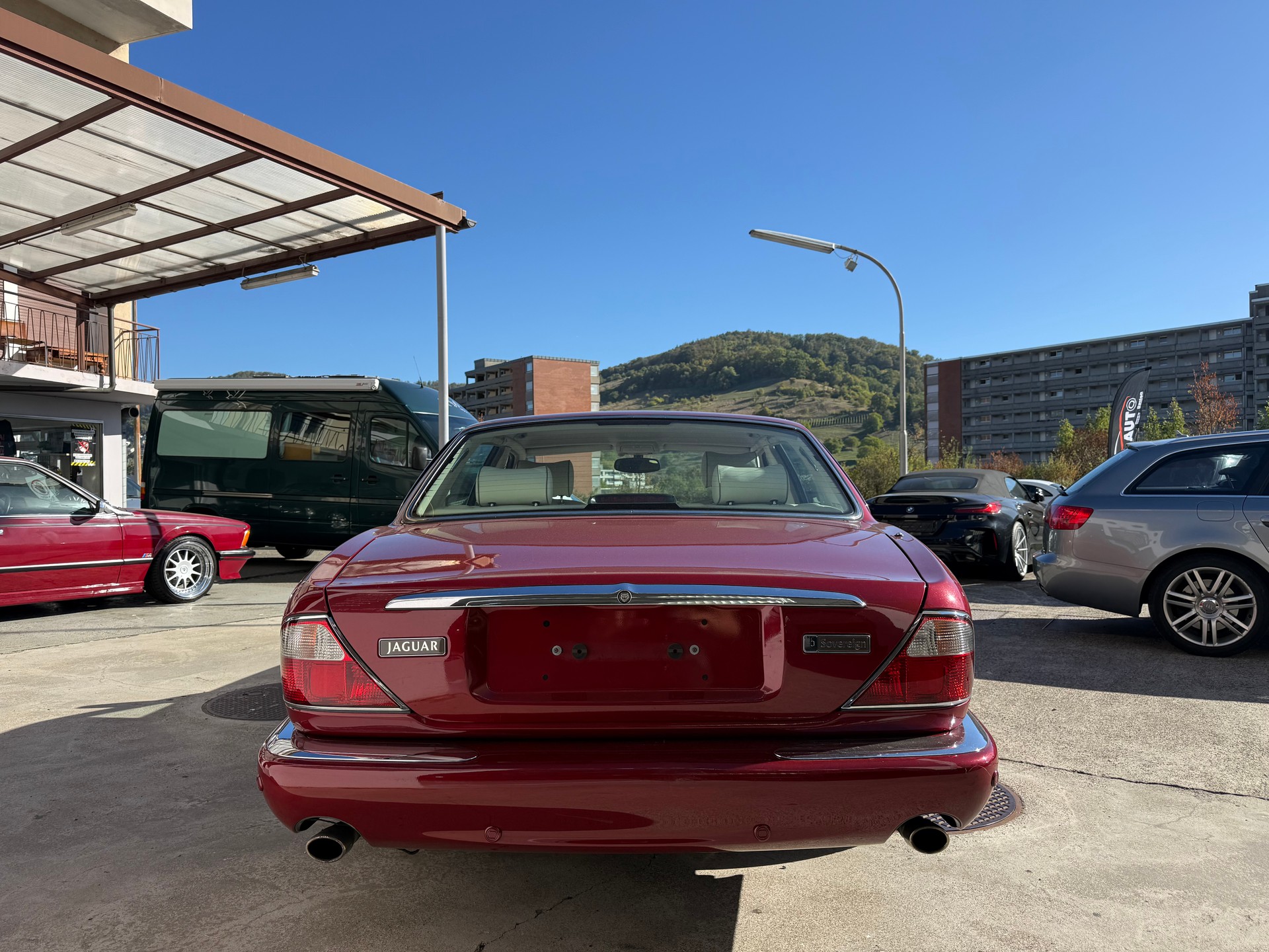 JAGUAR XJ 4.0 V8 Sovereign-image-3