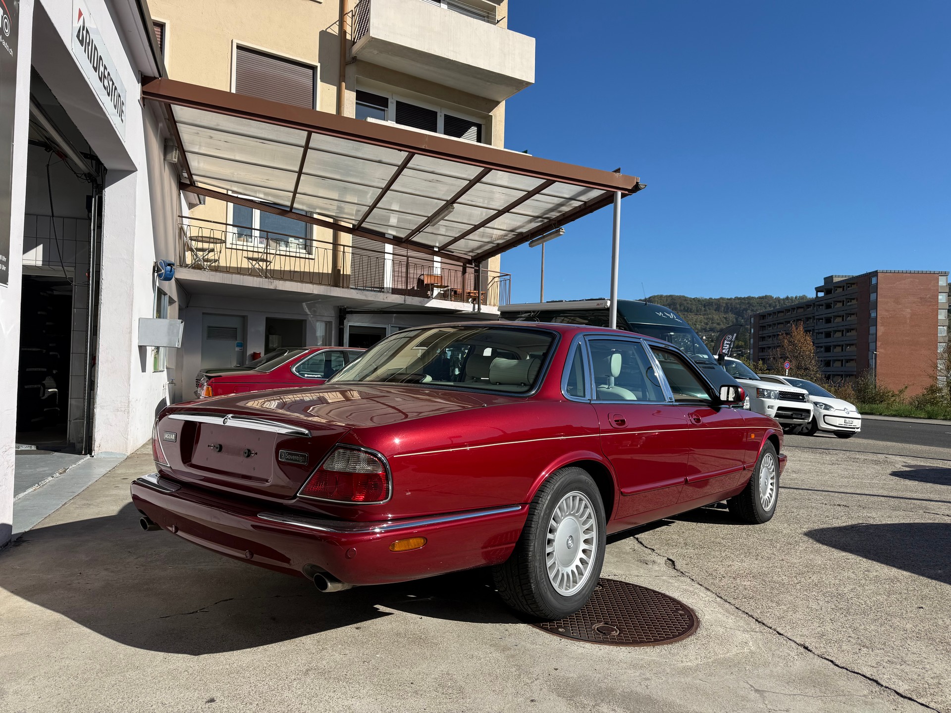 JAGUAR XJ 4.0 V8 Sovereign-image-2