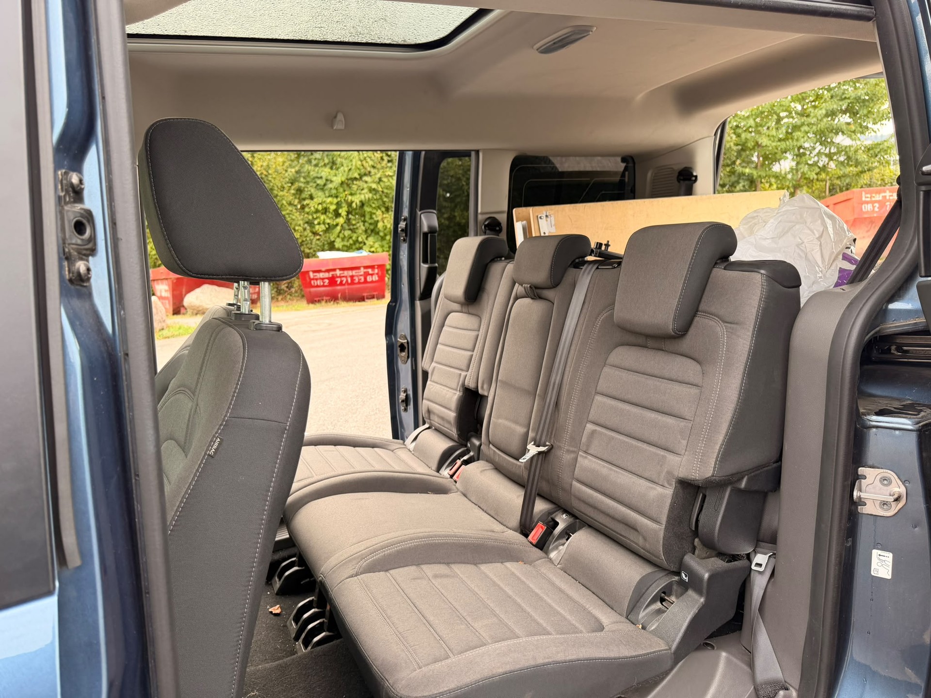 FORD Grand Tourneo Connect 1.5 EcoBlue Titanium Automat-image-9